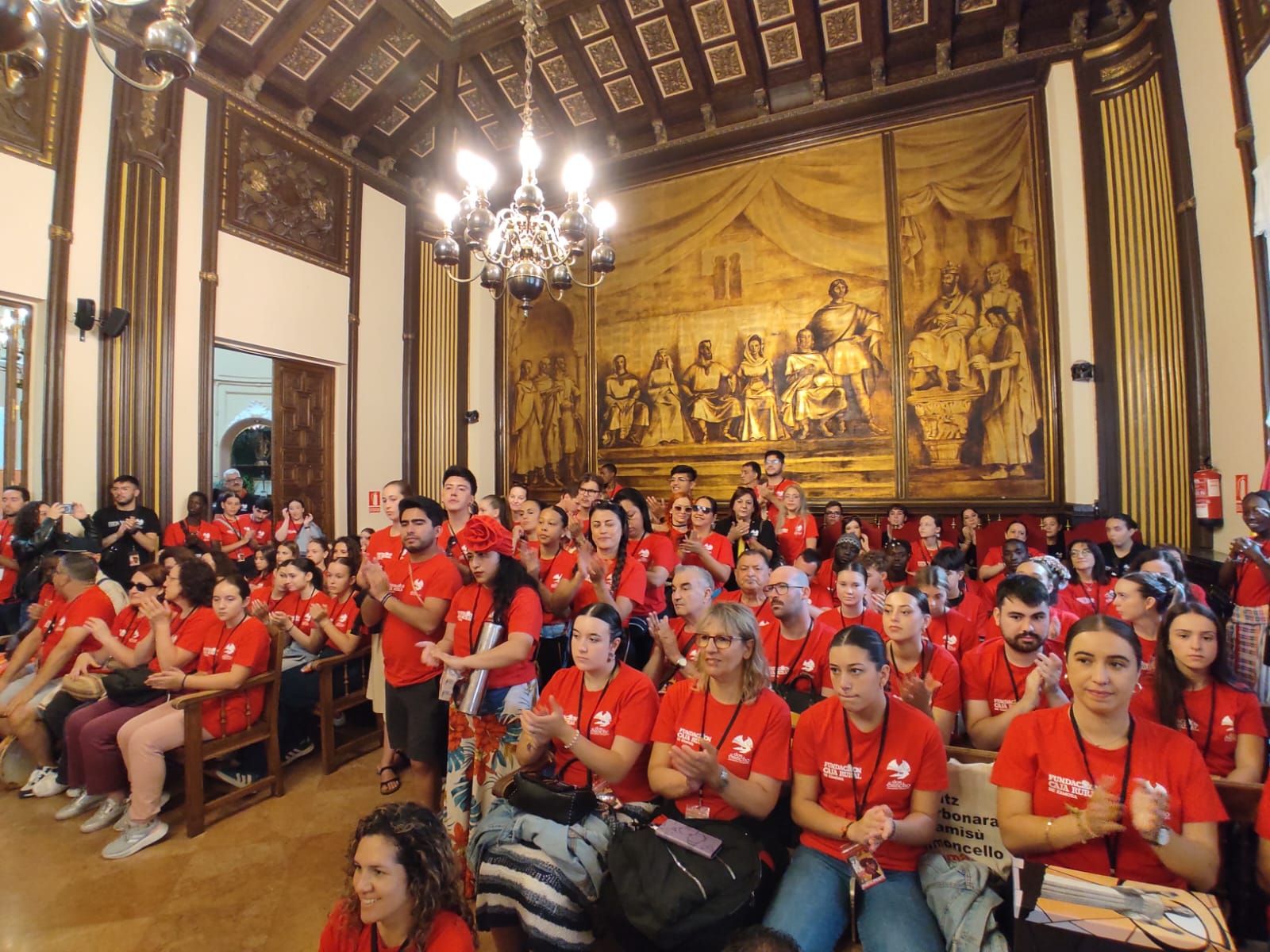 El Ayuntamiento de Zamora acoge a los componentes del XXI festival Internacional de folclore