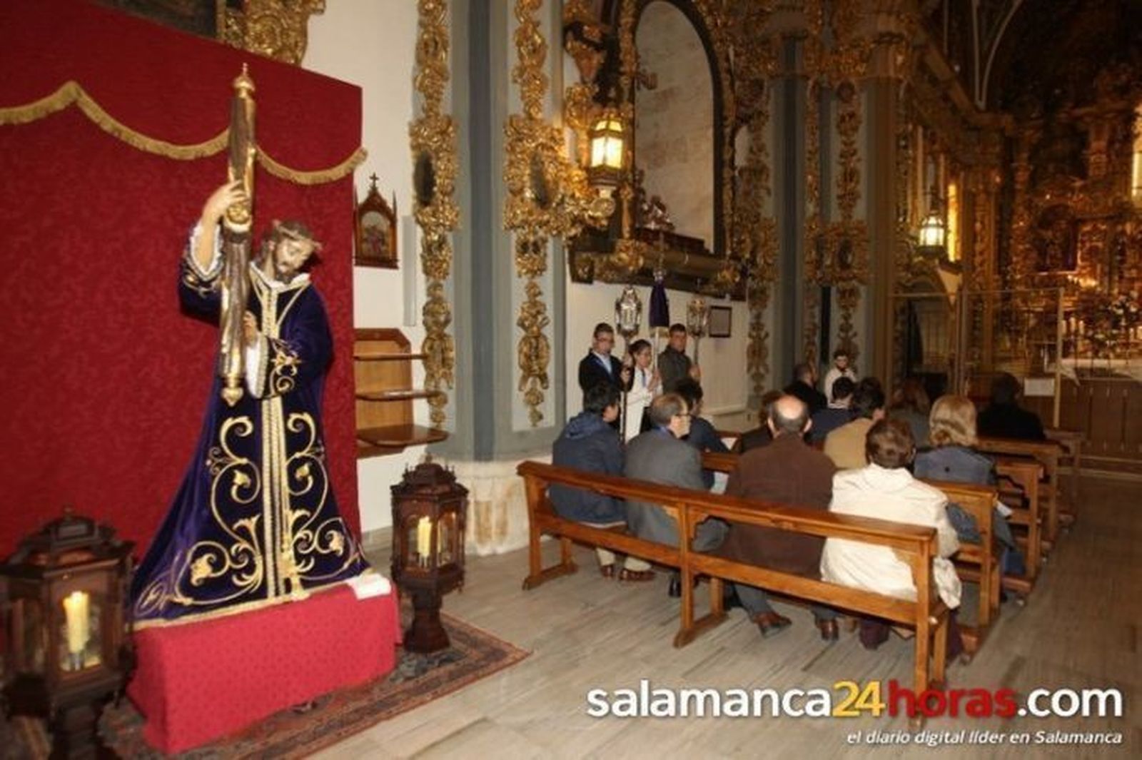 La Vera Cruz celebra el Santo Vía Crucis de Jesús con la Cruz a Cuestas