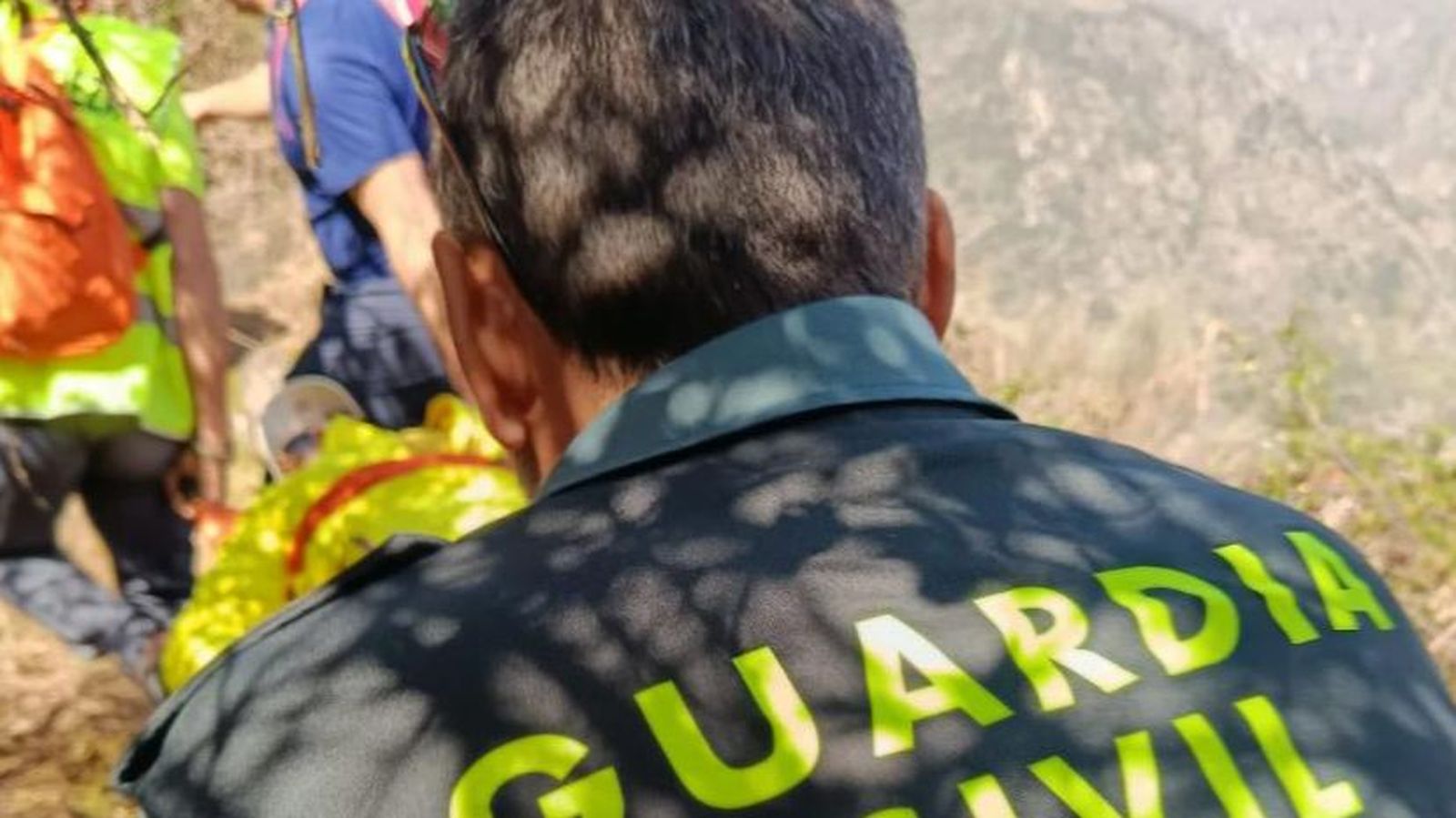 Evacuada en camilla durante dos horas una senderista herida en Mieza