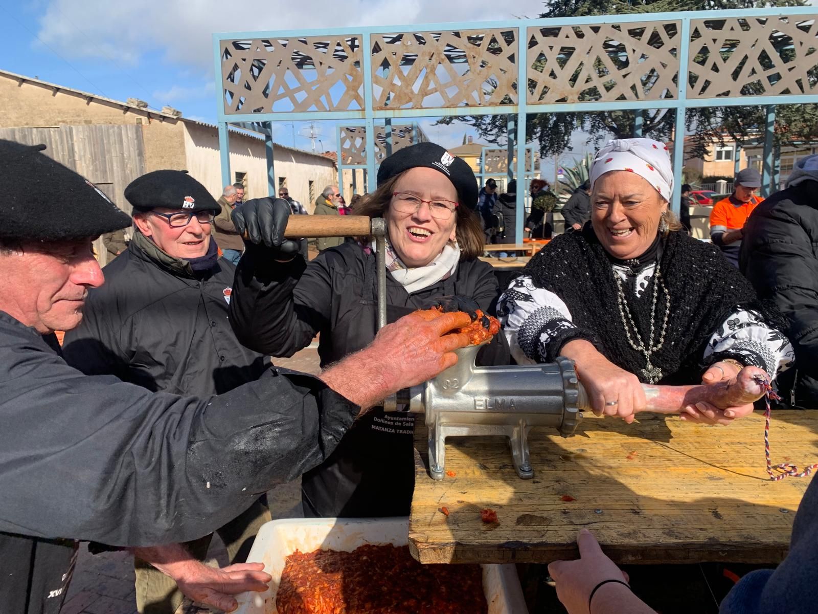 Doñinos revive las labores más artesanales de la provincia con la XVIII fiesta de la matanza