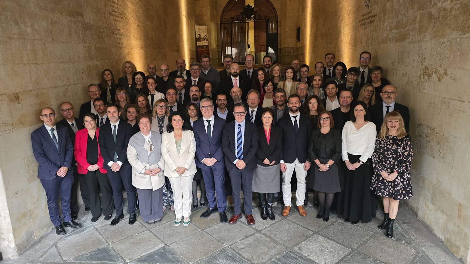 El rector de la Universidad de Salamanca preside el acto de toma de posesión de nuevos cargos académicos y del personal docente e investigador