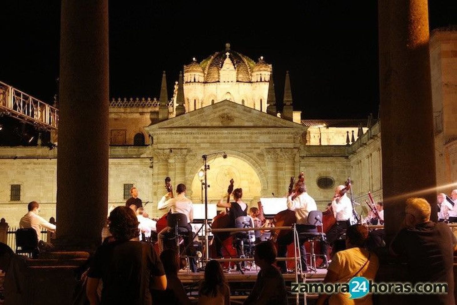 Concierto Plazas Sinfónicas - Orquesta Sinfónica de Castilla y León (OSCyL) Concierto Plazas Sinfónicas - Orquesta Sinfónica de Castilla y León (OSCyL)