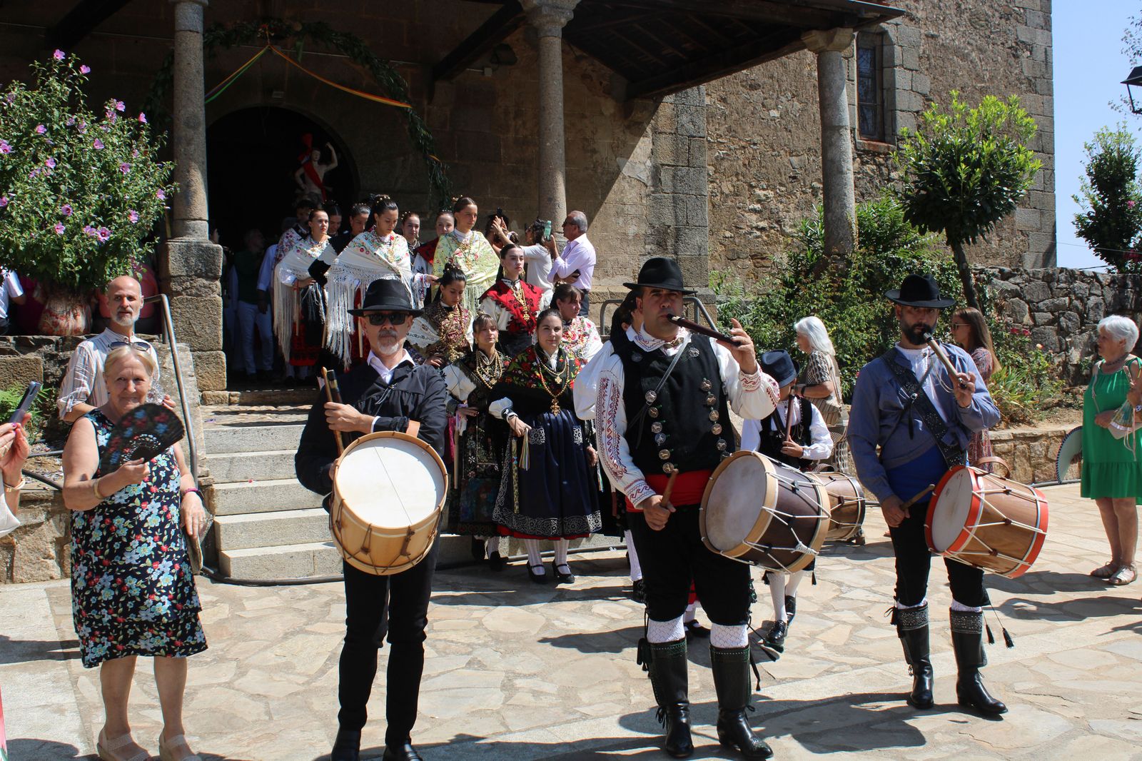 procesion-y-ofertorio-villanueva-del-conde-22