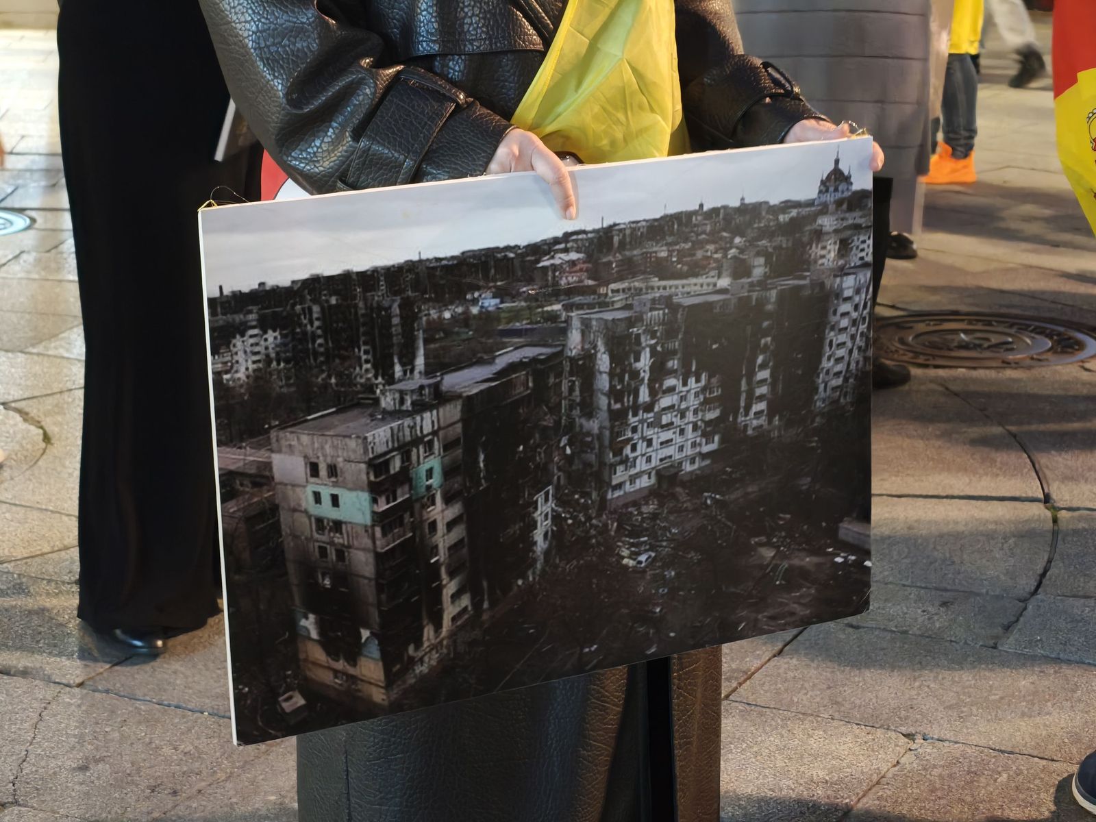 La Asociación de Ucranianos de Salamanca recorre la calles de la capital