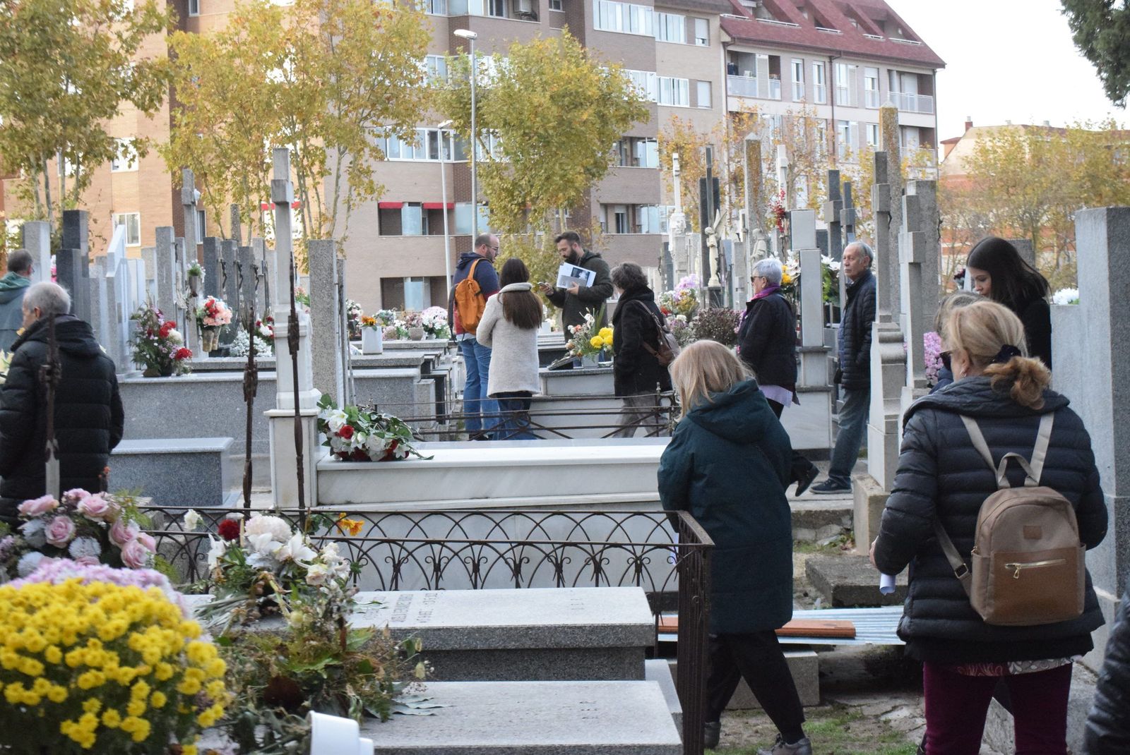 Ruta por el Cementerio Municipal de San Atilano. Archivo