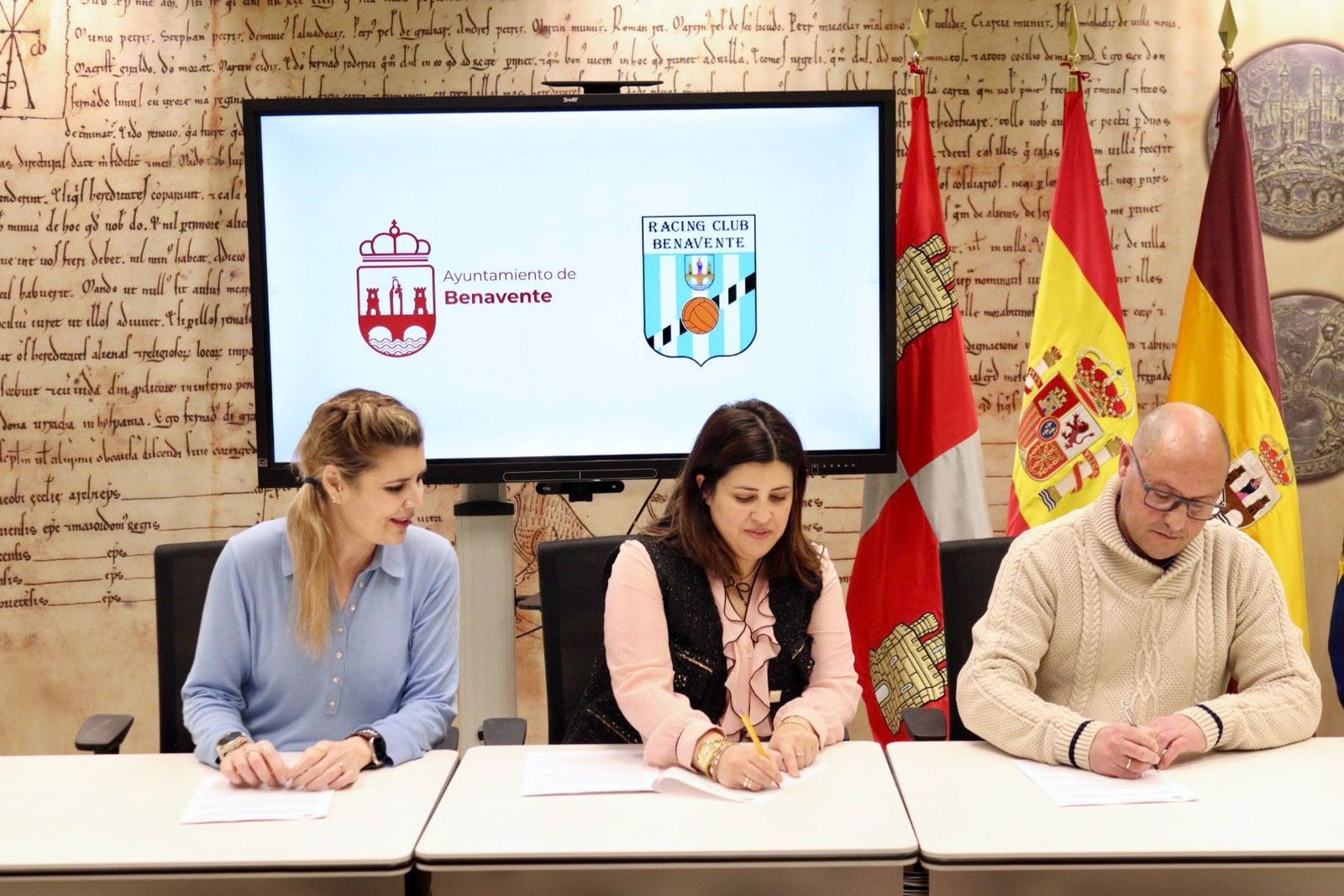 Benavente renueva su convenio con el Racing Club