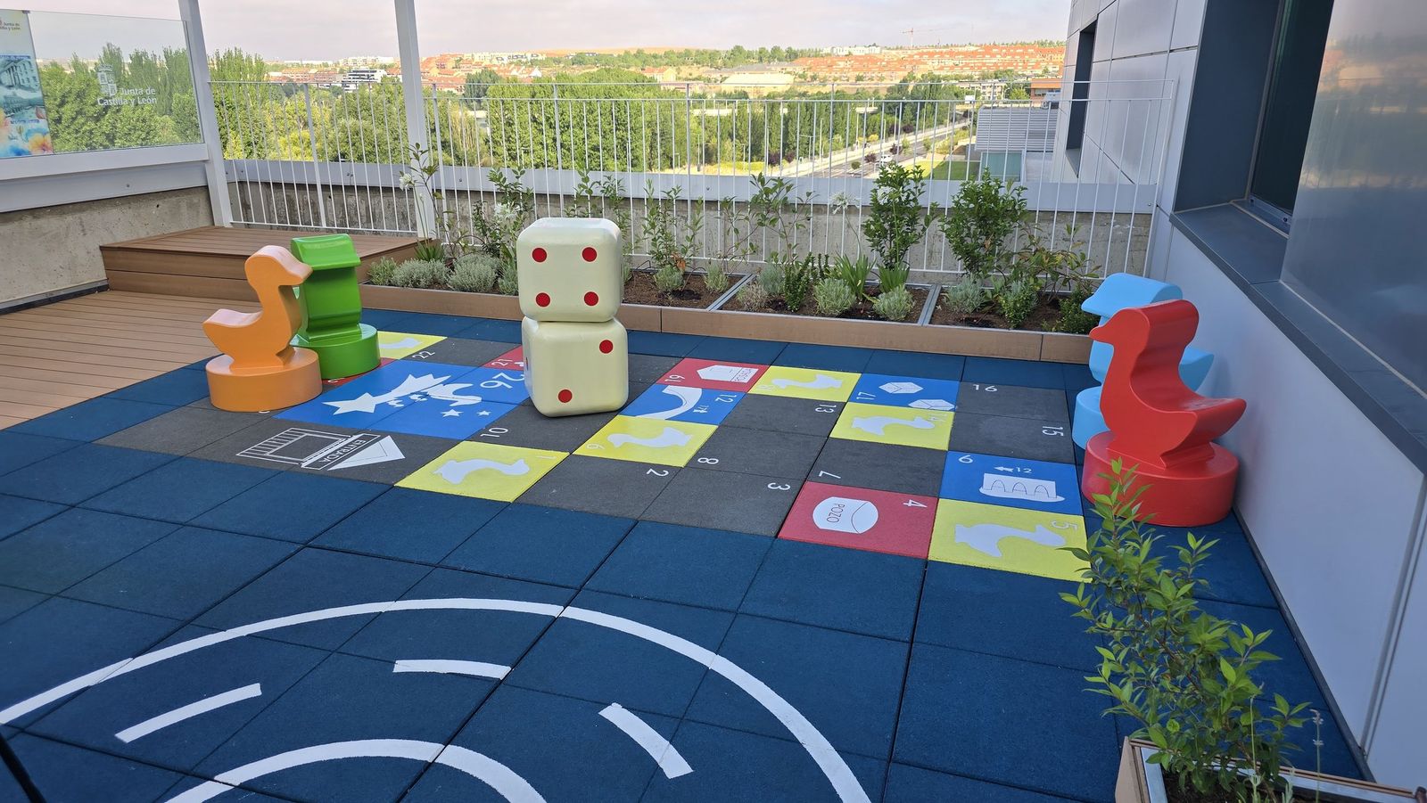 Presentación de la terraza “El Jardín de María”, Hospital Universitario de Salamanca