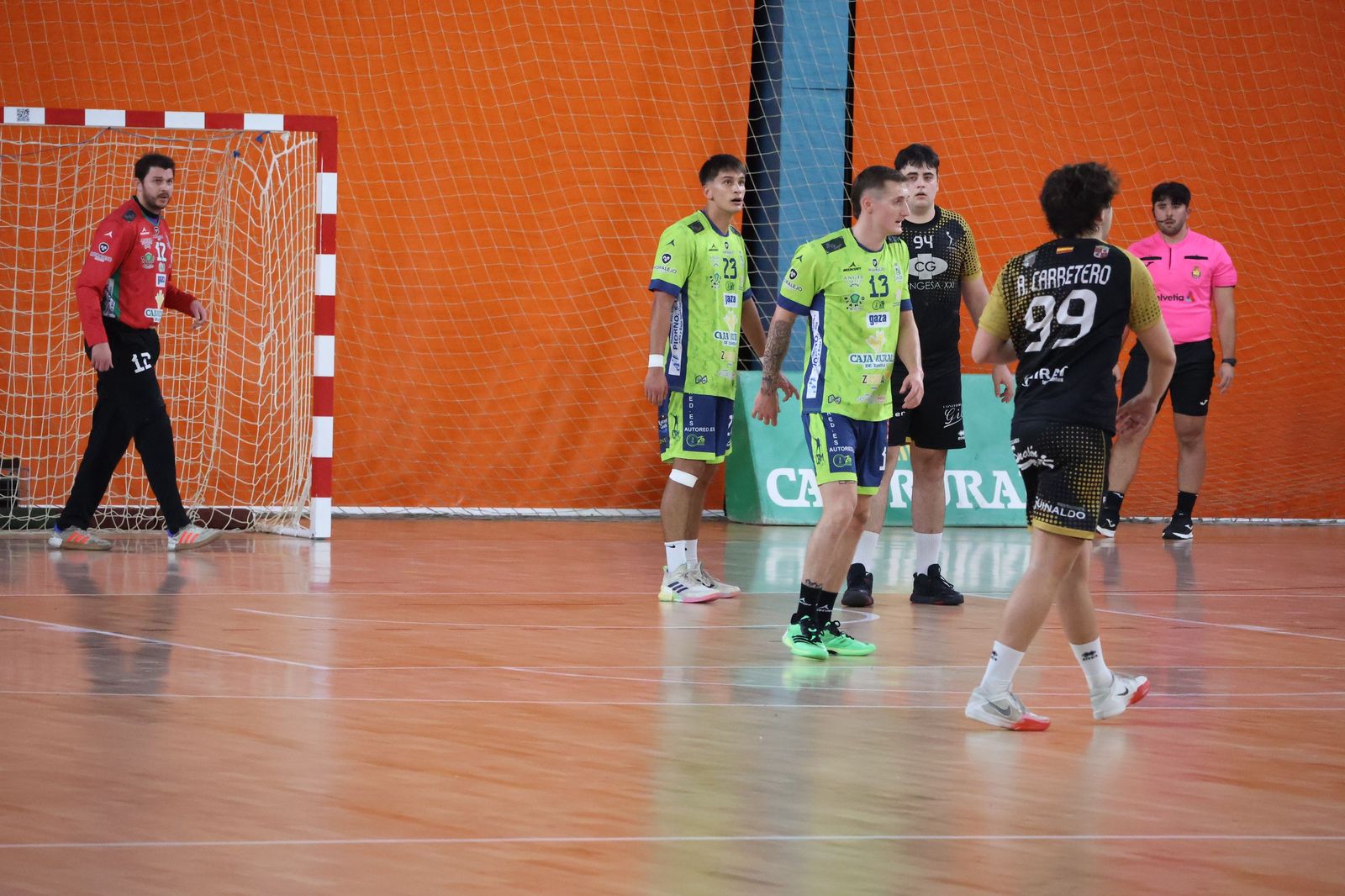 GALERÍA | El BM Zamora recibe en casa al Ciudad de Salamanca en un duelo muy ajustado