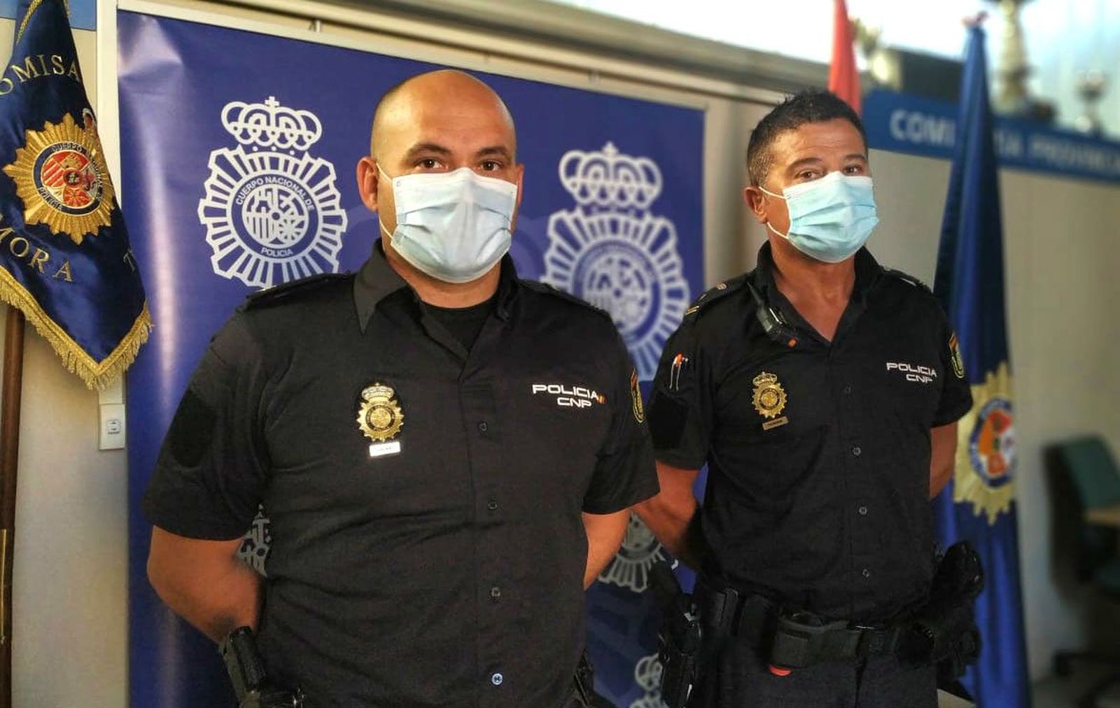 Policia agentes navas montero