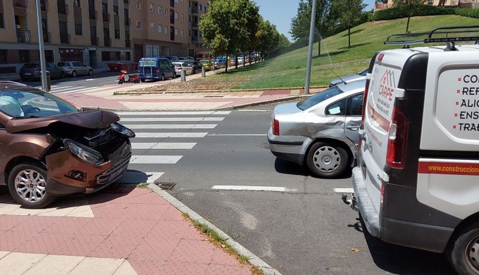 accidente cruce de Poeta Jesús Rasueros