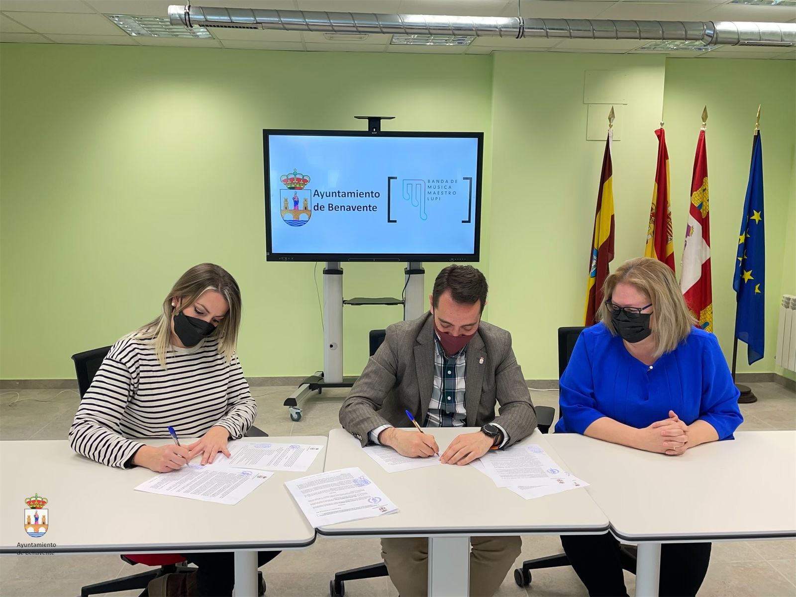 Firma del convenio con Maestro Lupi