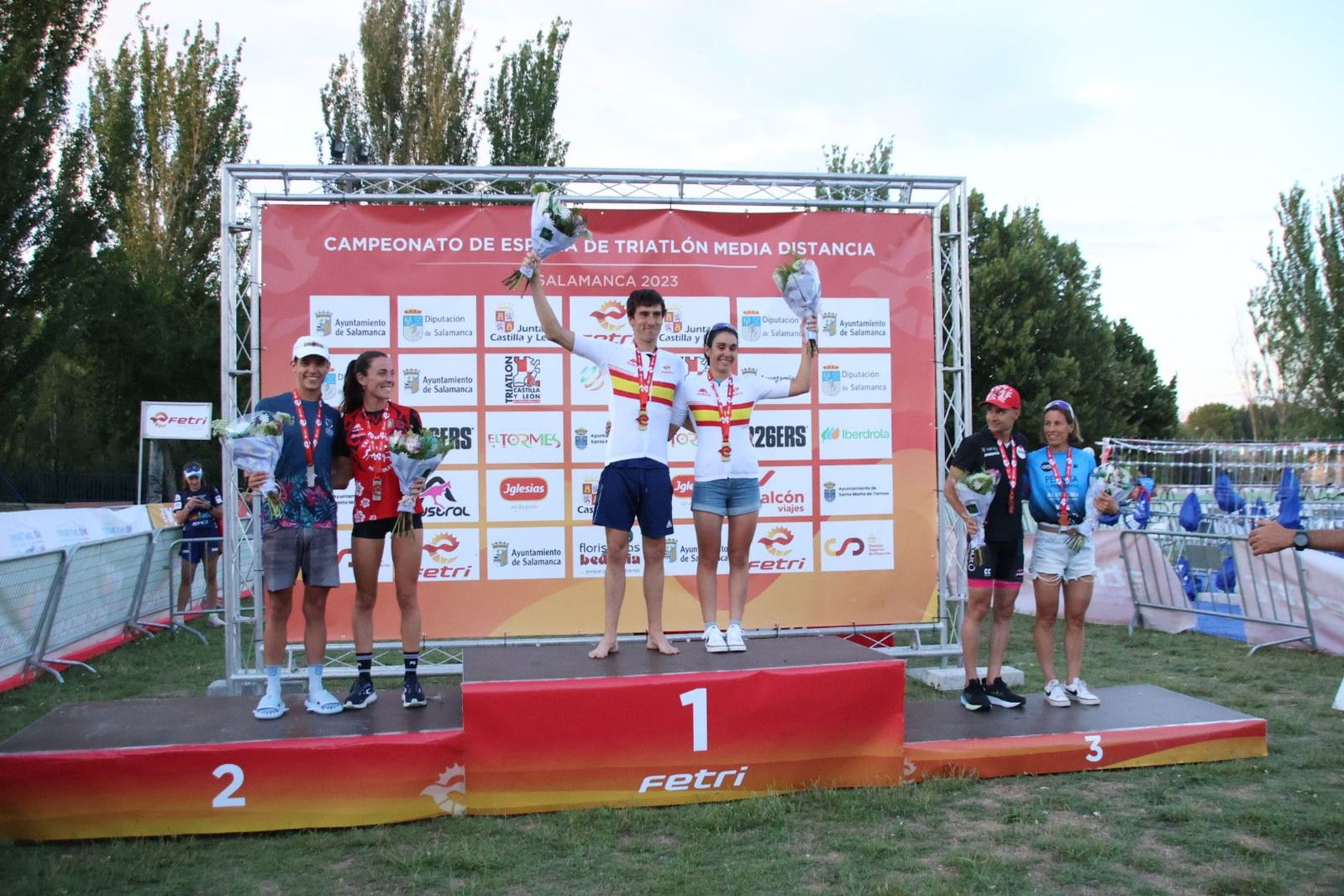 entrega de trofeos de los Campeonatos de España de Triatlón de Media Distancia