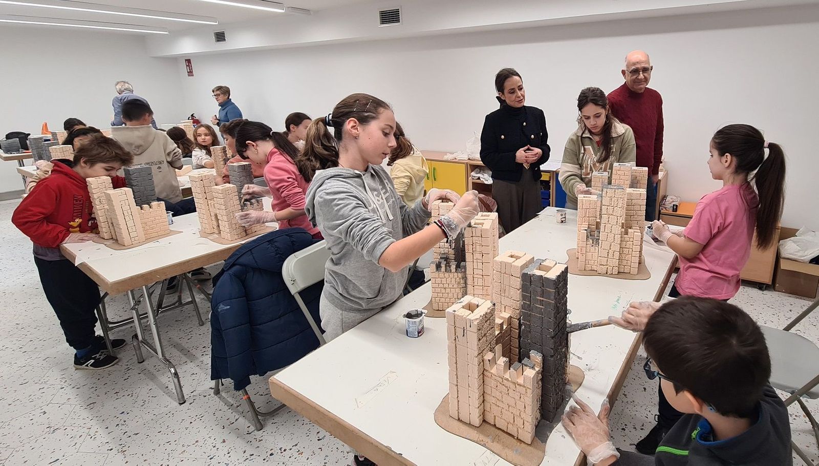 Taller de belenes navideños del Ayuntamiento de Salamanca. Foto vía X Ayto de Salamanca