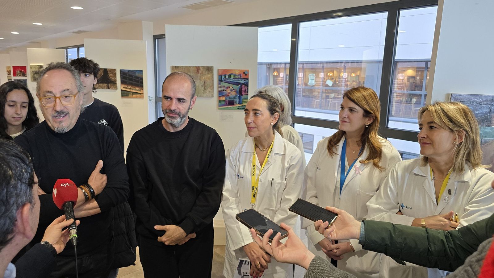 “La arquitectura como huella temporal: reflexión plástica sobre el Hospital Universitario de Salamanca”