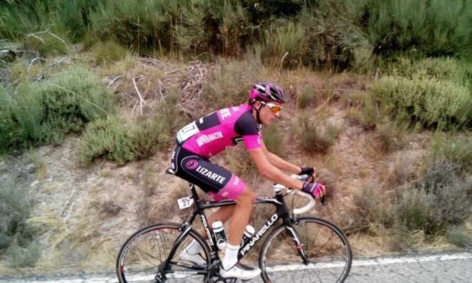 Un ciclista en una carrera. Archivo