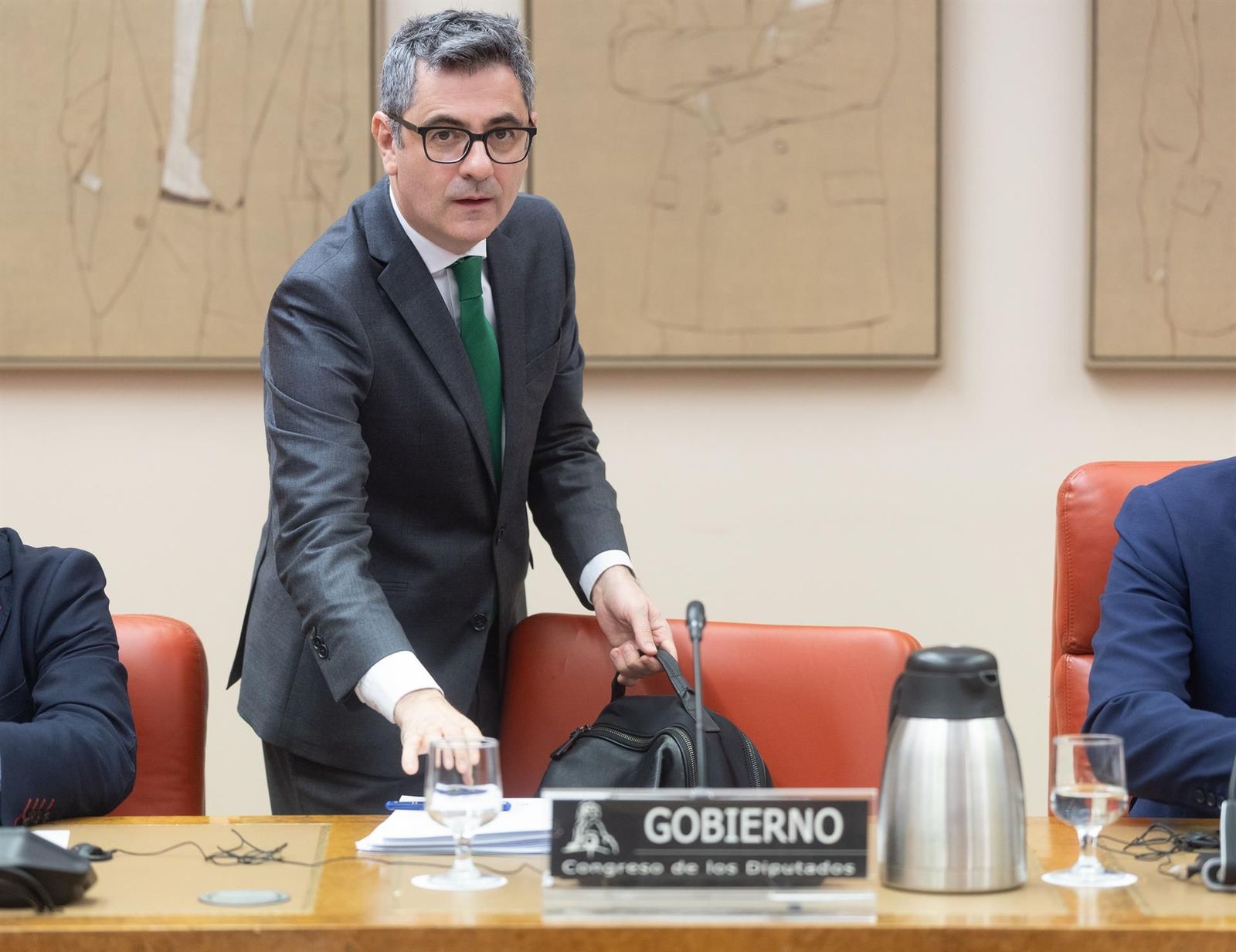 El ministro de la Presidencia, Justicia y Relaciones con las Cortes, Felix Bolaños, llega a la Comisión de Justicia, en el Congreso de los Diputados, a 27 de febrero de 2025, en Madrid (España).   Eduardo Parra   Eur
