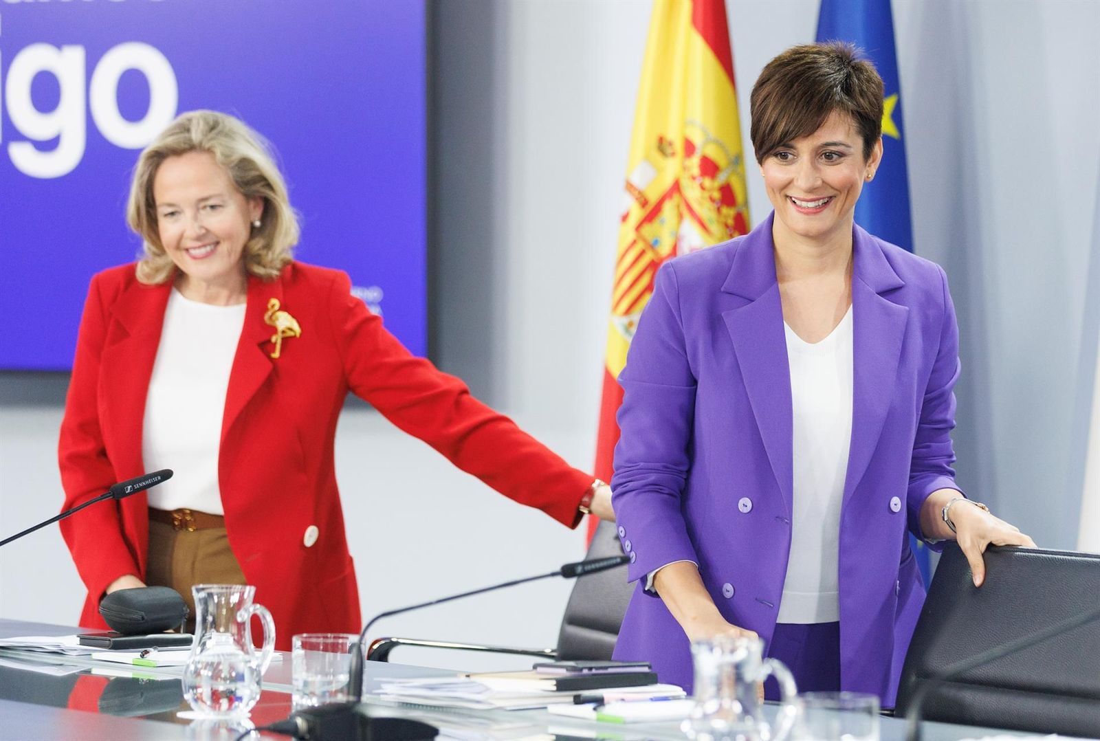La vicepresidenta primera y ministra de Asuntos Económicos y Transformación Digital, Nadia Calviño, y la portavoz del Gobierno de España, Isabel Rodríguez, a su llegada a una rueda de prensa posterior al Consejo de Ministros. - Eduardo Parra - Europa Press