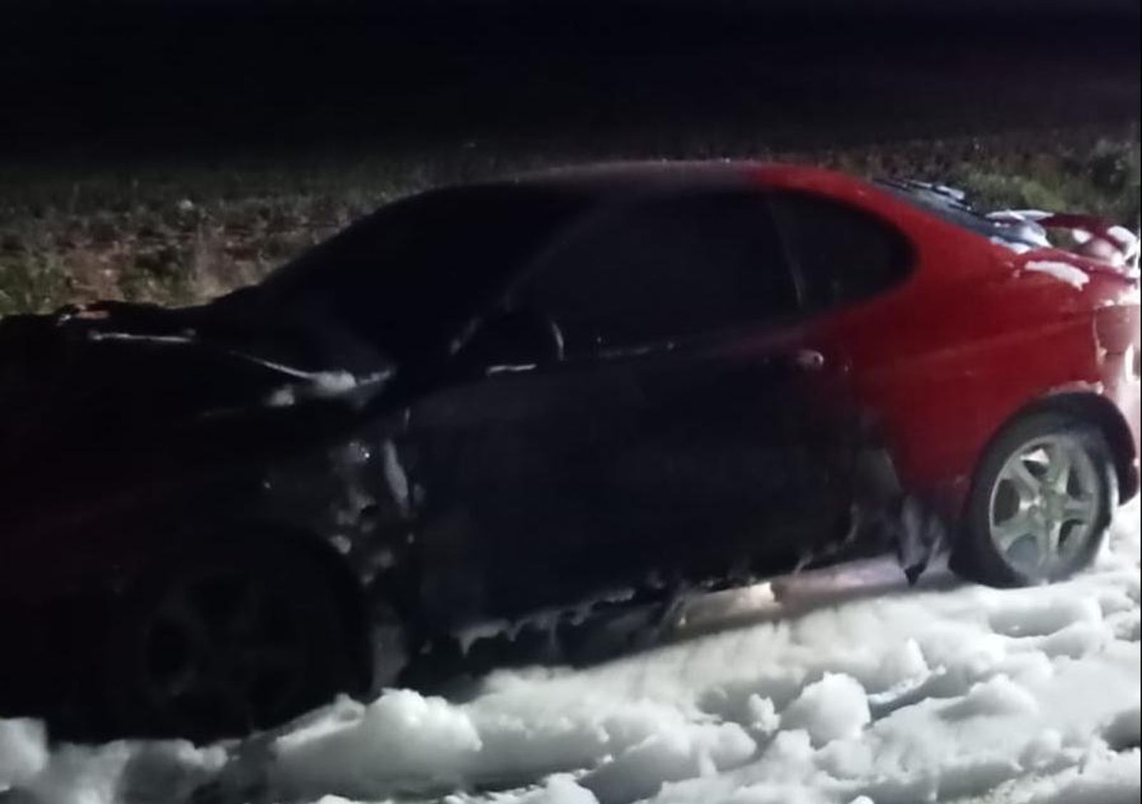 Vehículo calcinado en San Cristobal de la Cuesta