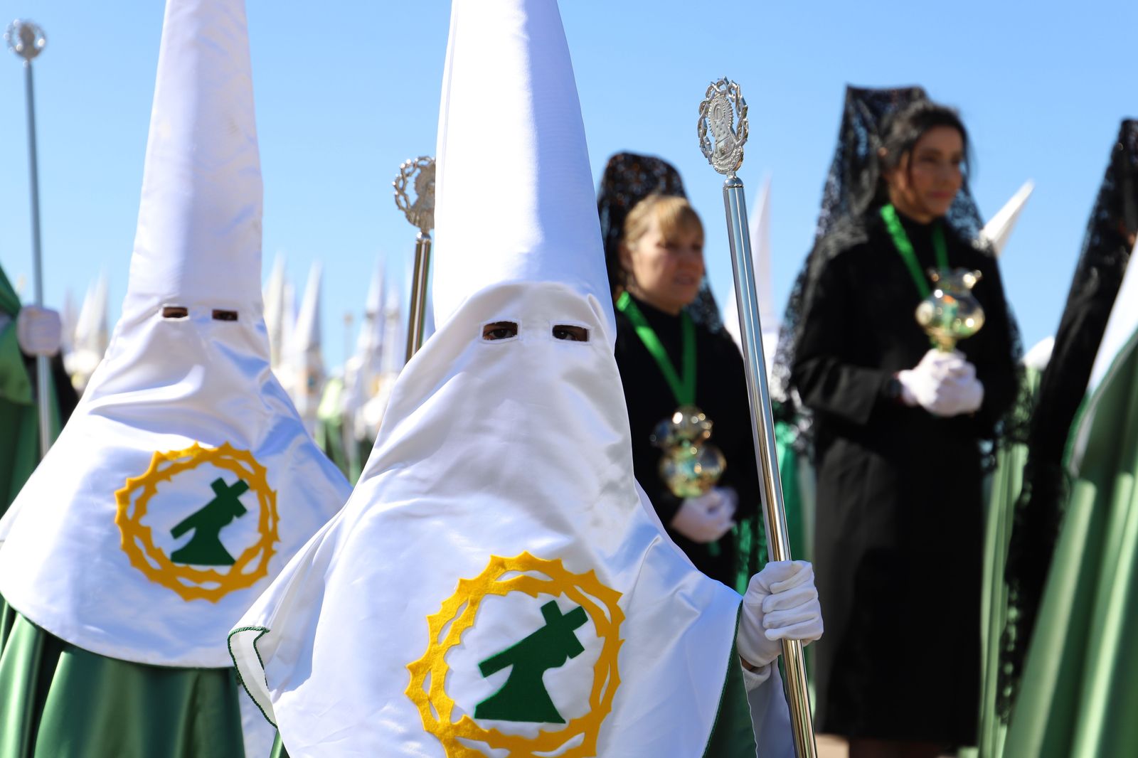 cofradia-virgen-de-la-esperanza-17