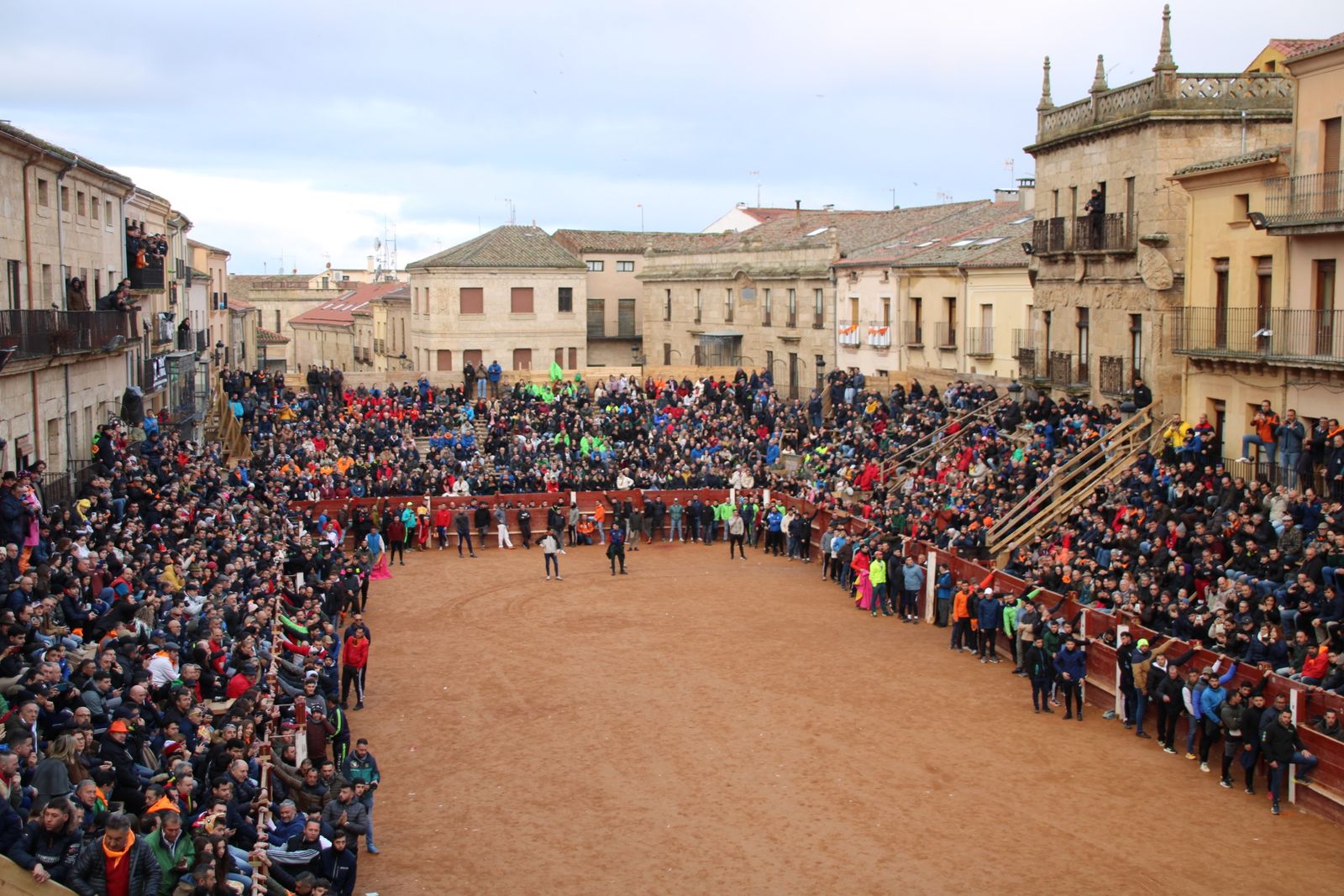 Toro del aguardiente en la mañana de martes del Carnaval del Toro 2026