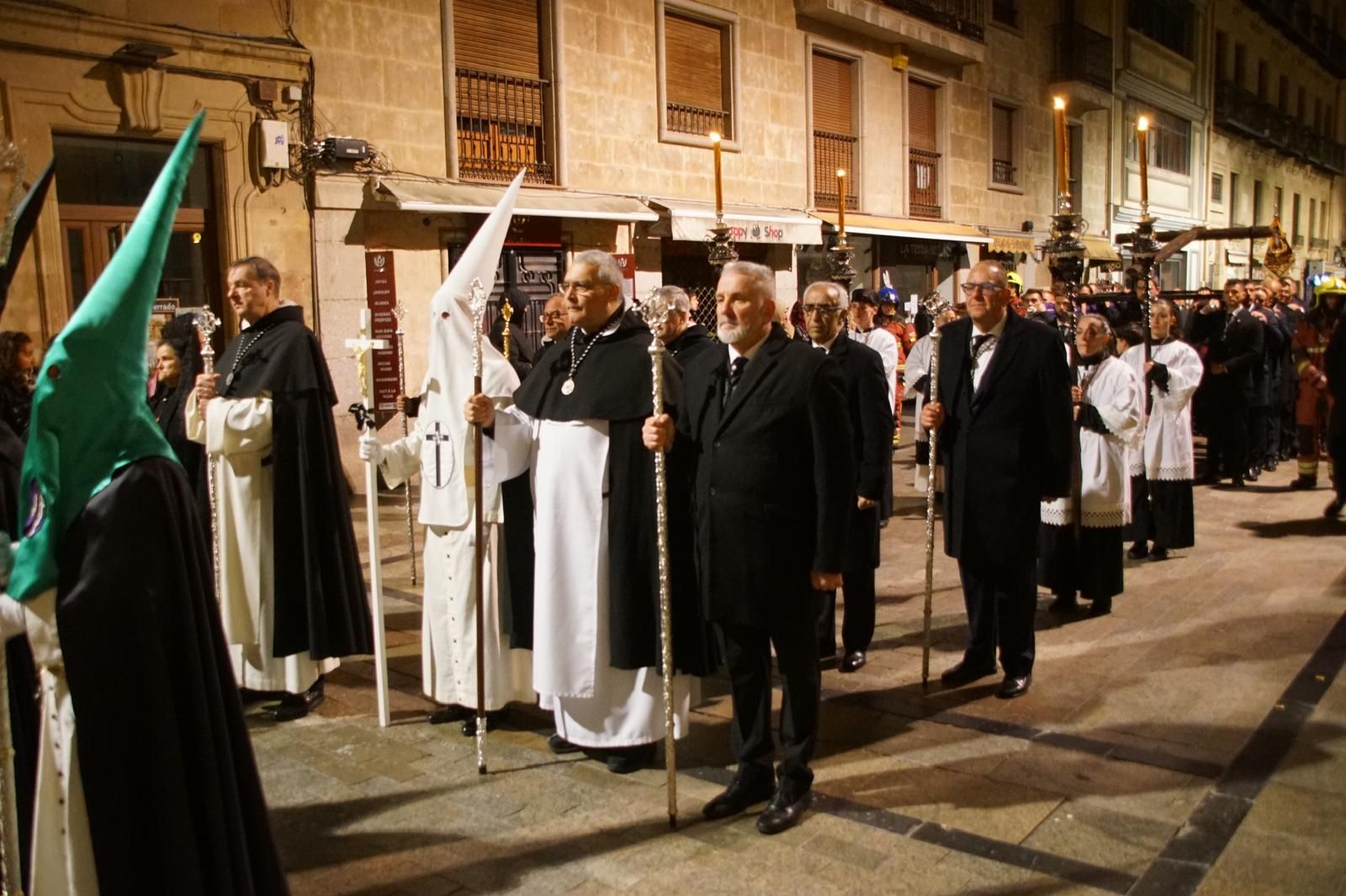 Las imágenes de la emotiva procesión de la Dominicana sin el Cristo de la Buena Muerte