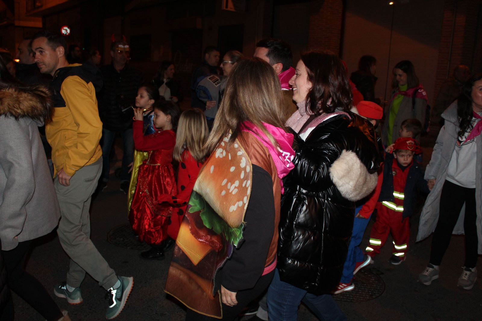 desfile-de-disfraces-de-carnaval-del-barrio-del-oeste-45