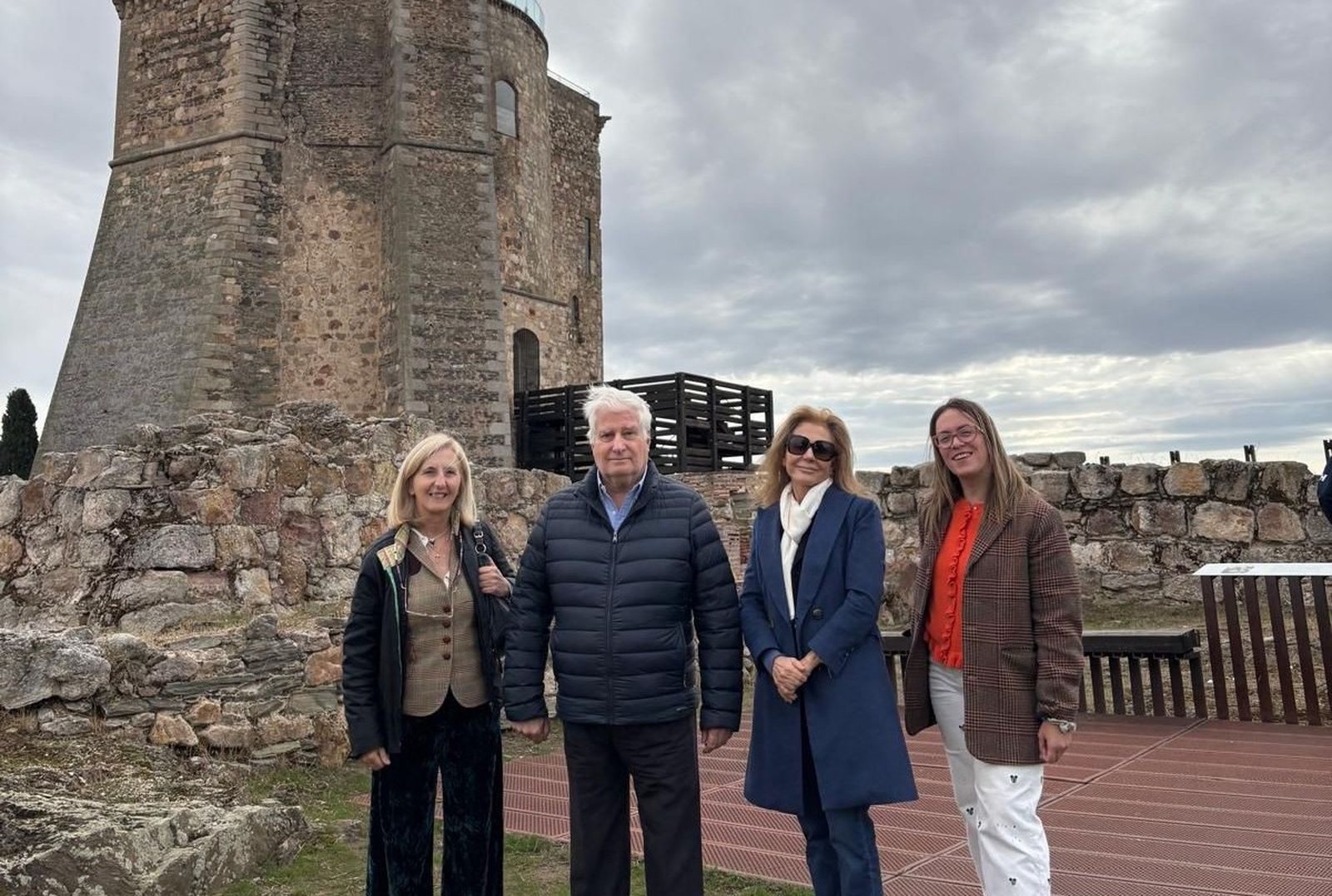 Visita duque de Alba y Alicia Koplowitz a Alba