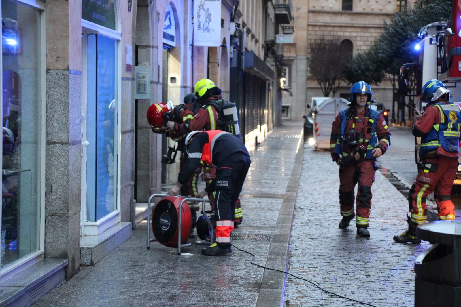 Incendio de una caldera en la calle de Rector Tovar