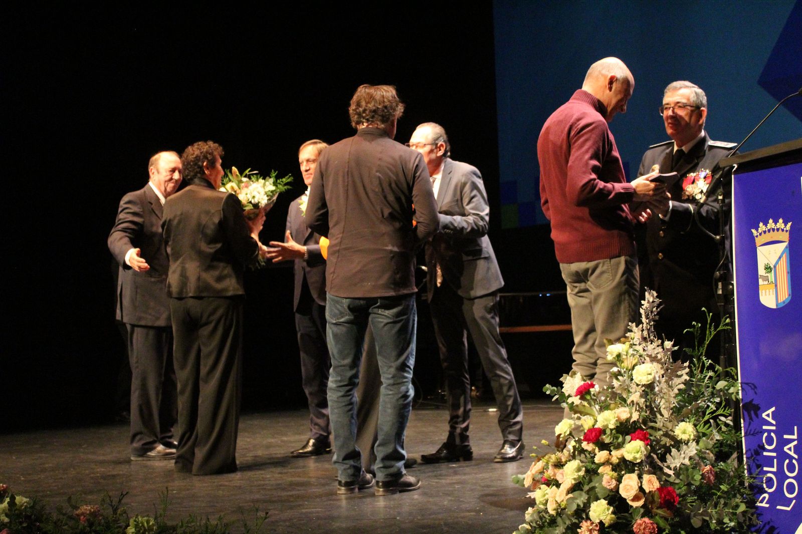 entrega-de-medallas-de-reconocimiento-a-la-policia-local-47