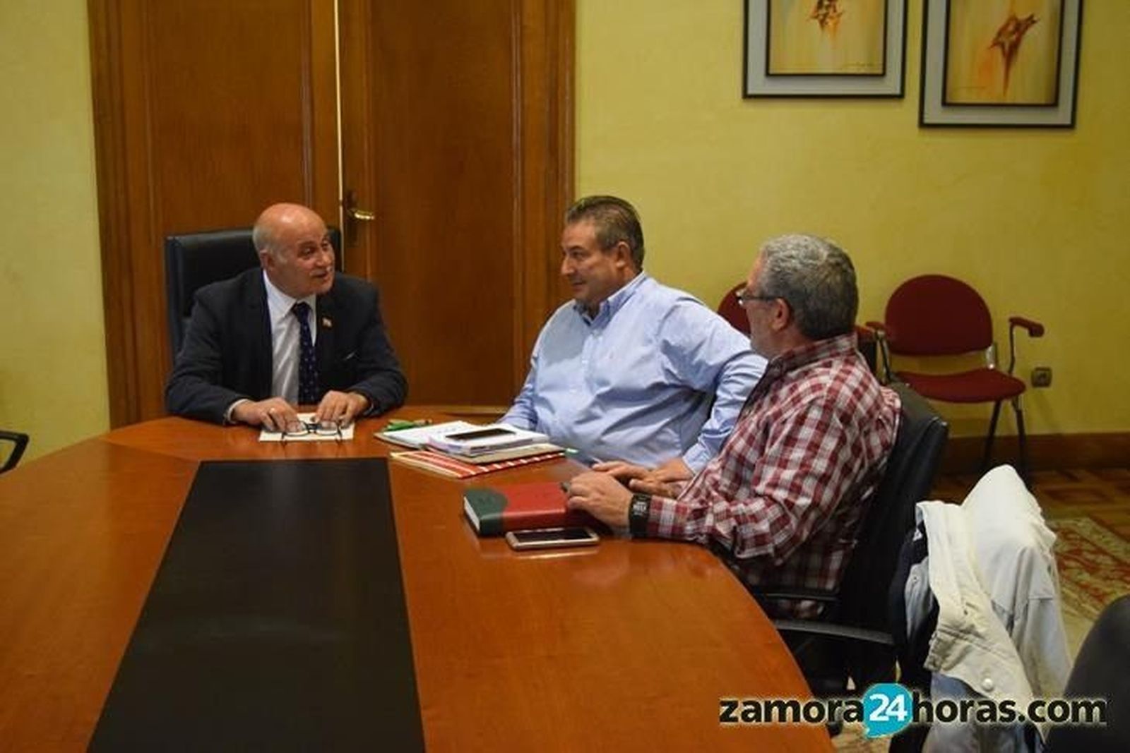 Los vecinos afectados por las vibraciones del tren en el túnel de Valorio, a expensas de la Agencia de Seguridad