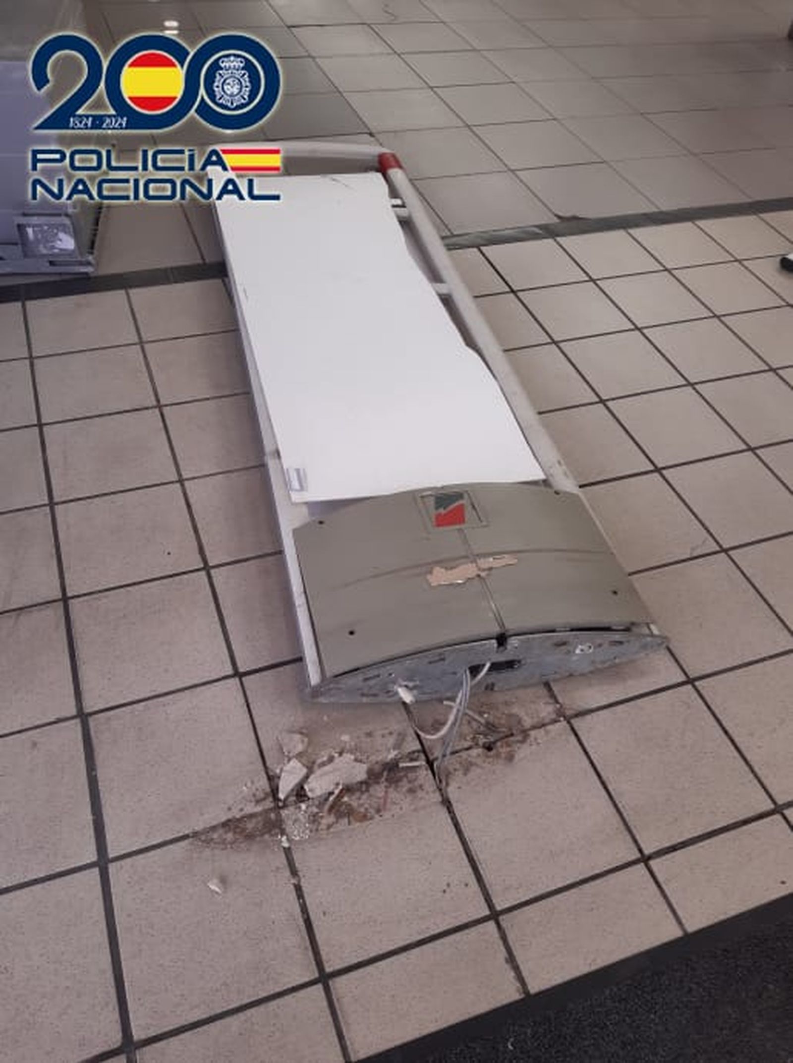 La Policía Nacional detiene a un varón en Salamanca por sustraer productos de un establecimiento y agredir a las empleadas en su intento de huida La Policía Nacional detiene a un varón en Salamanca por sustraer productos de un establecimiento y agredir a las empleadas en su intento de huida