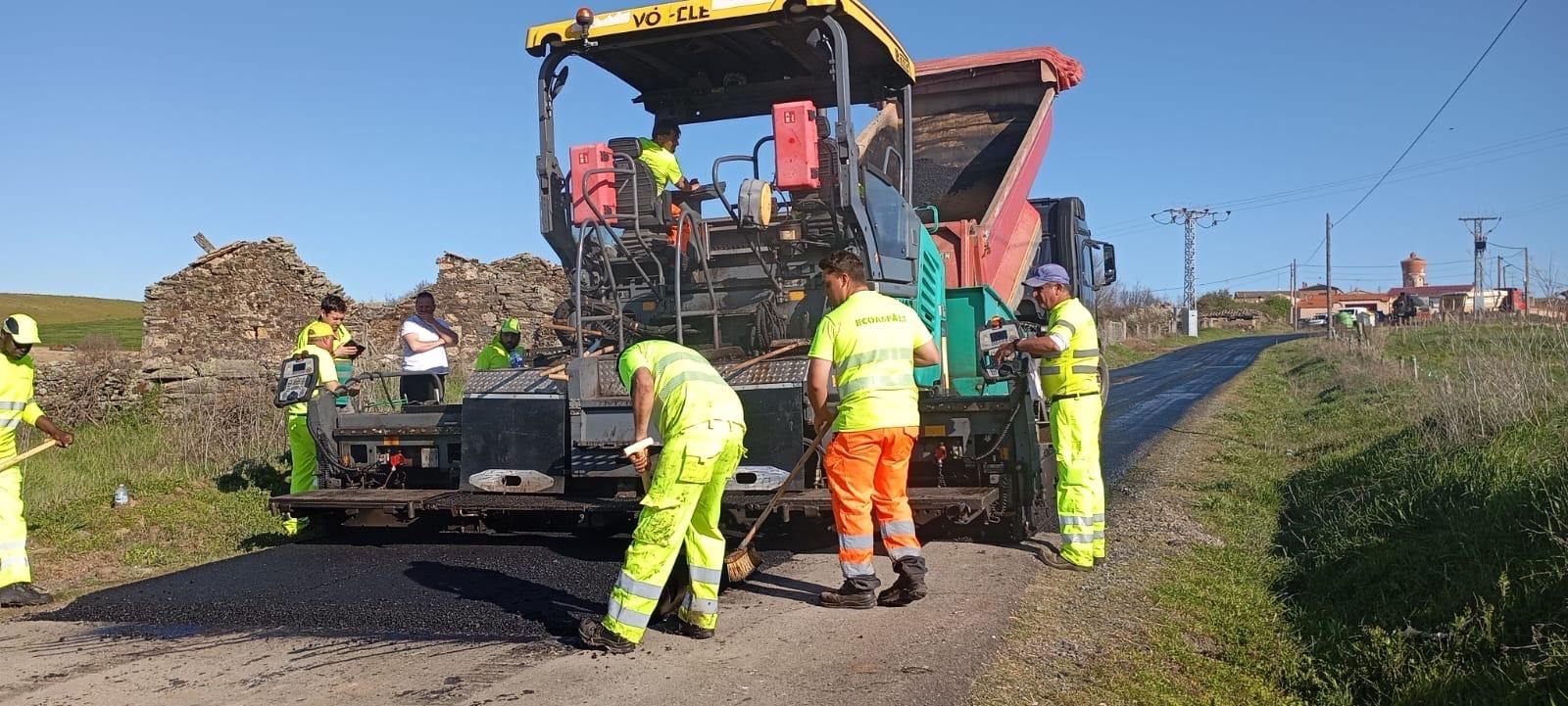 Obras de pavimentación en El Pinar de Alba y Amatos en Alba de Tormes