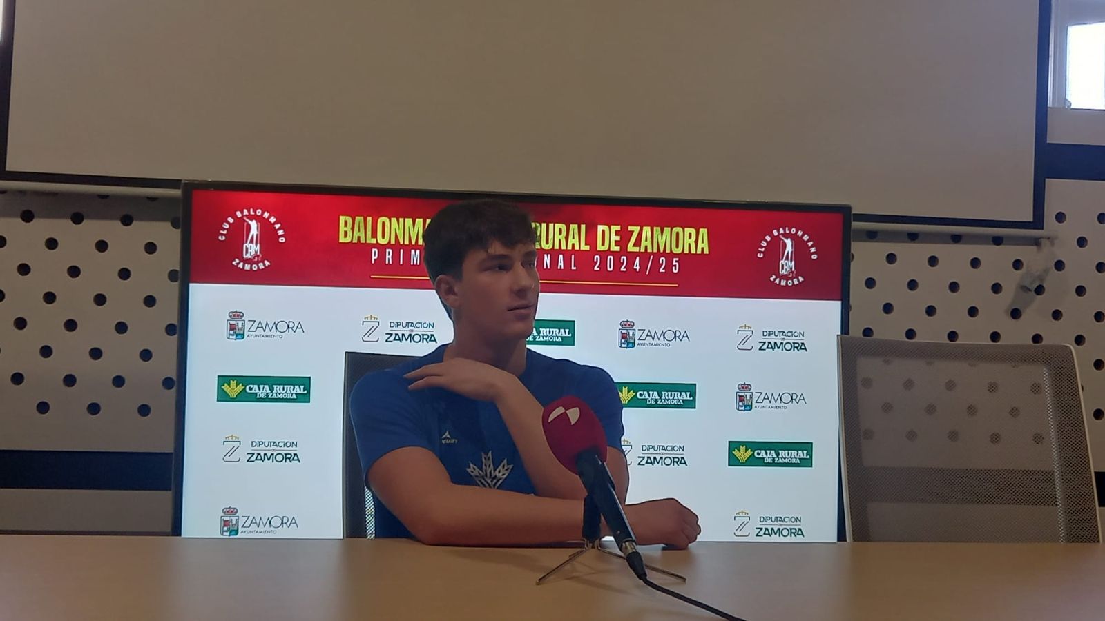 Oier Ruiz-Zeberio, lateral derecho del Balonmano Zamora