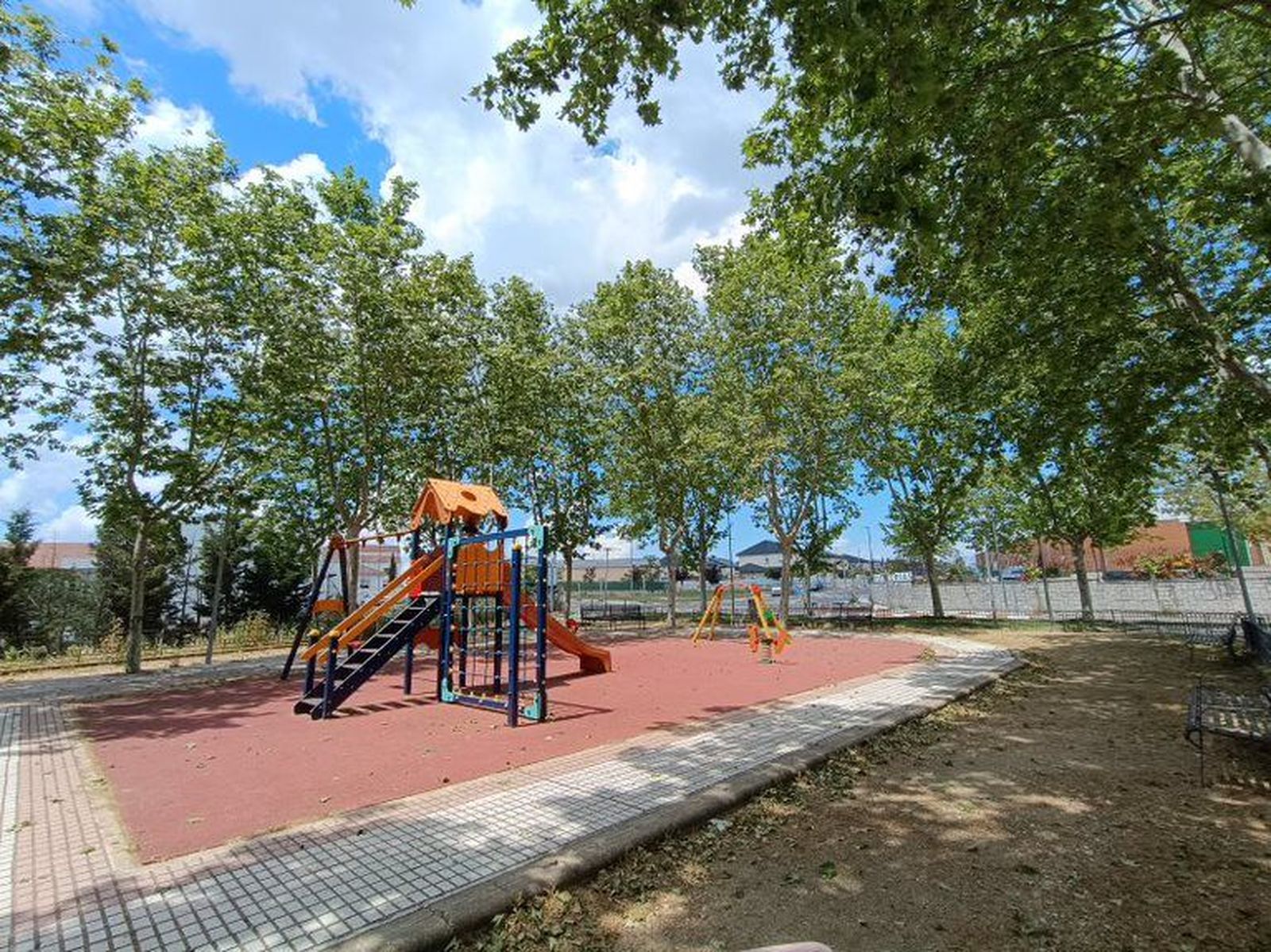 FOTODENUNCIA | Dejadez en parques e instalaciones de niños en CABRERIZOS