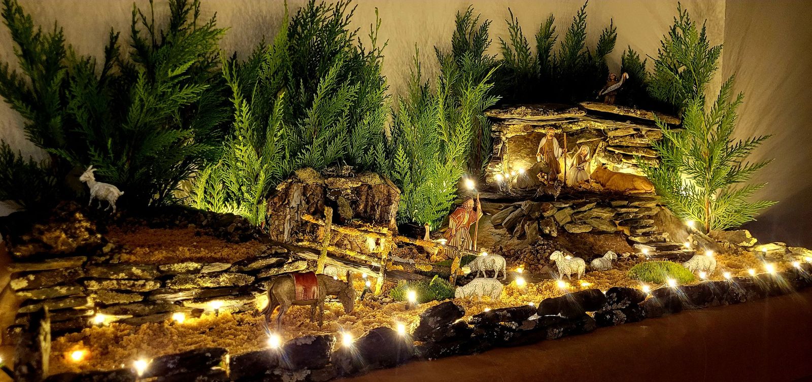 E.J.A.D. - Belén situado en una vivienda de Aldeatejada (1).jpg