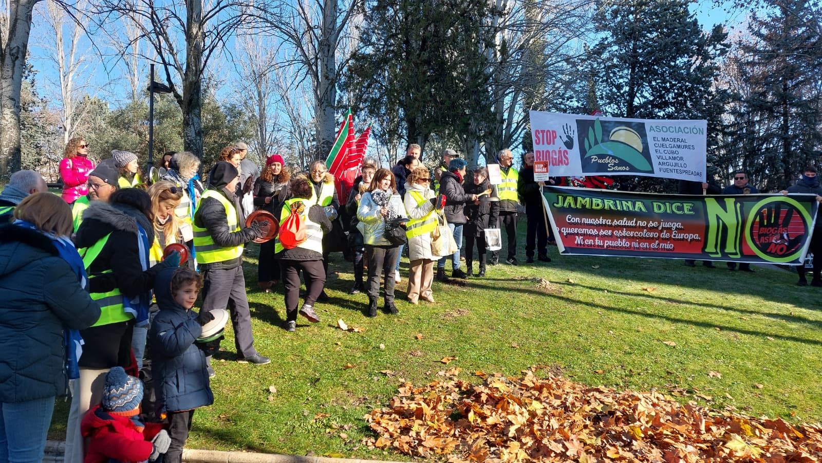 Cacerolada en Zamora contra las plantas de biogás (6).jpeg