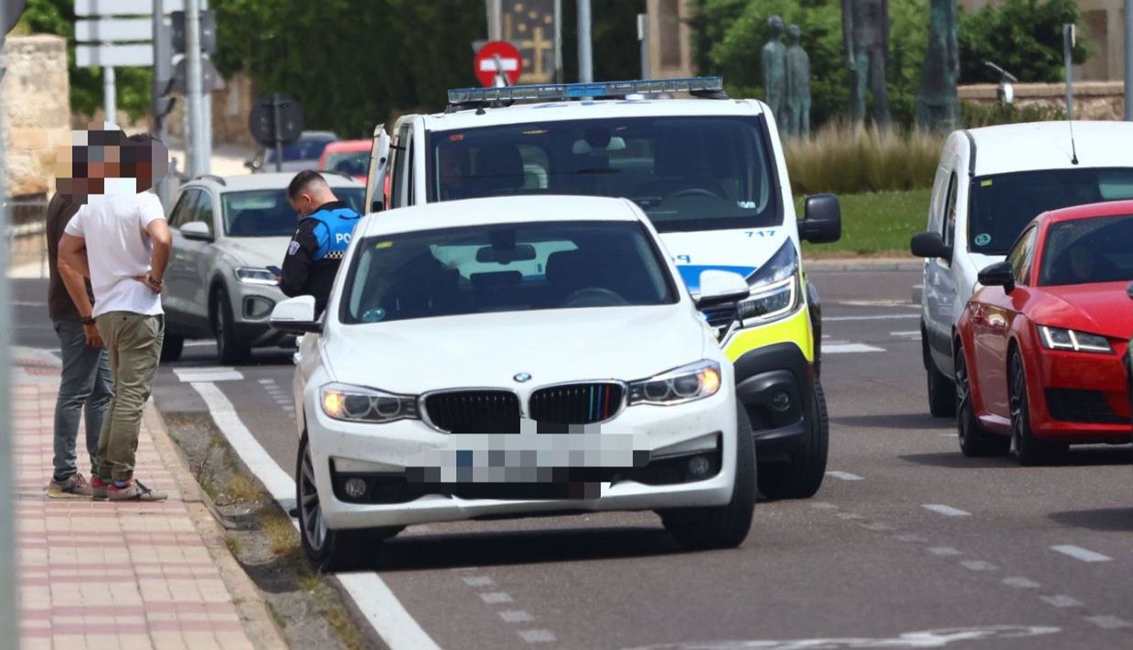 Accidente entre moto y coche en pleno Puente Sánchez Fabrés