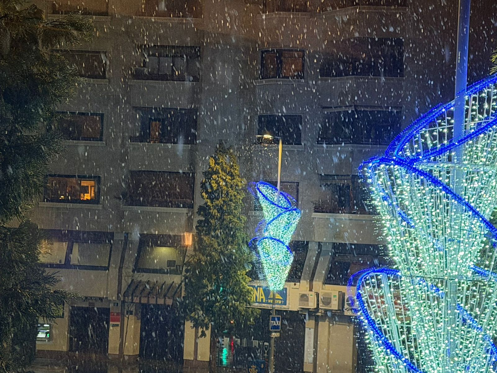 Comienza a nevar en Salamanca