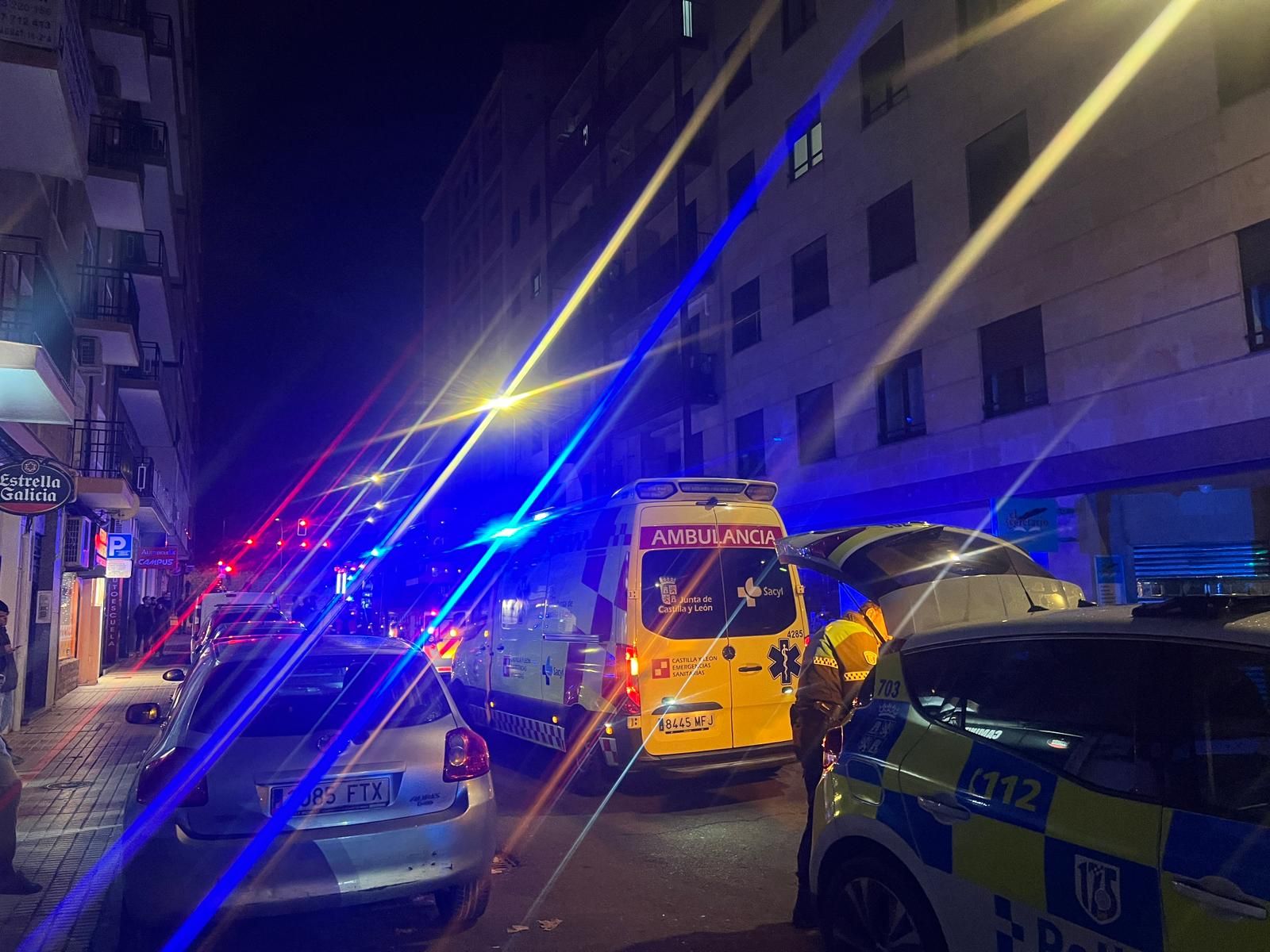 Gran despliegue de Bomberos y Policía por un incendio en Salamanca