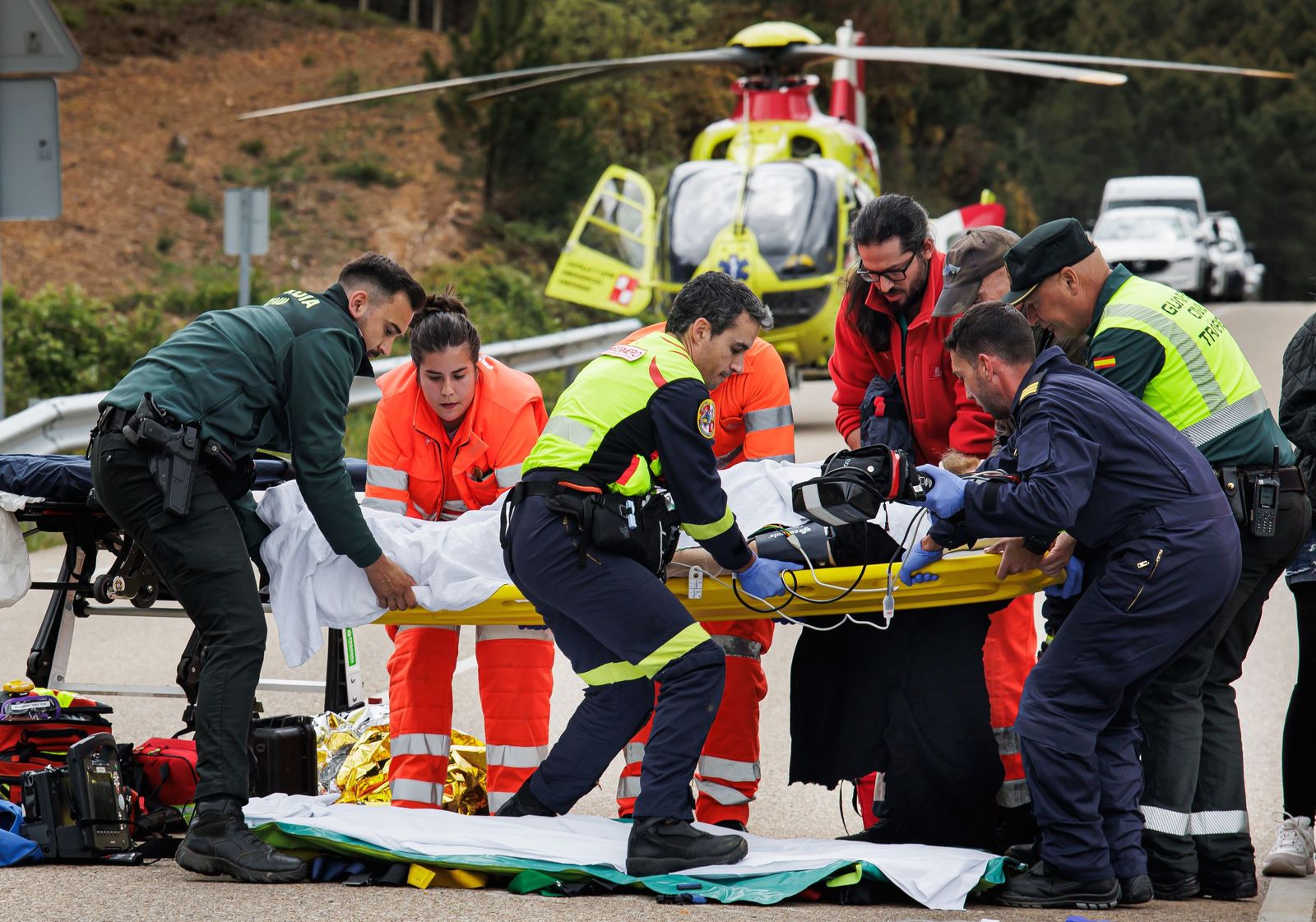 Un herido grave en una colisión entre una moto y un turismo en el pk 43 de la CL-526, en El Payo Vicente  ICAL (8).jpg