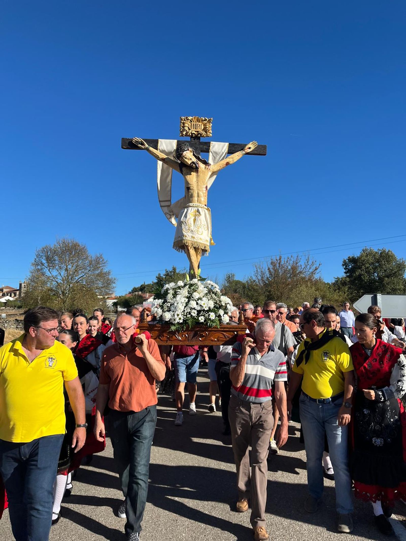 Bajada del Cristo a la ermita Barruecopardo (28).jpeg