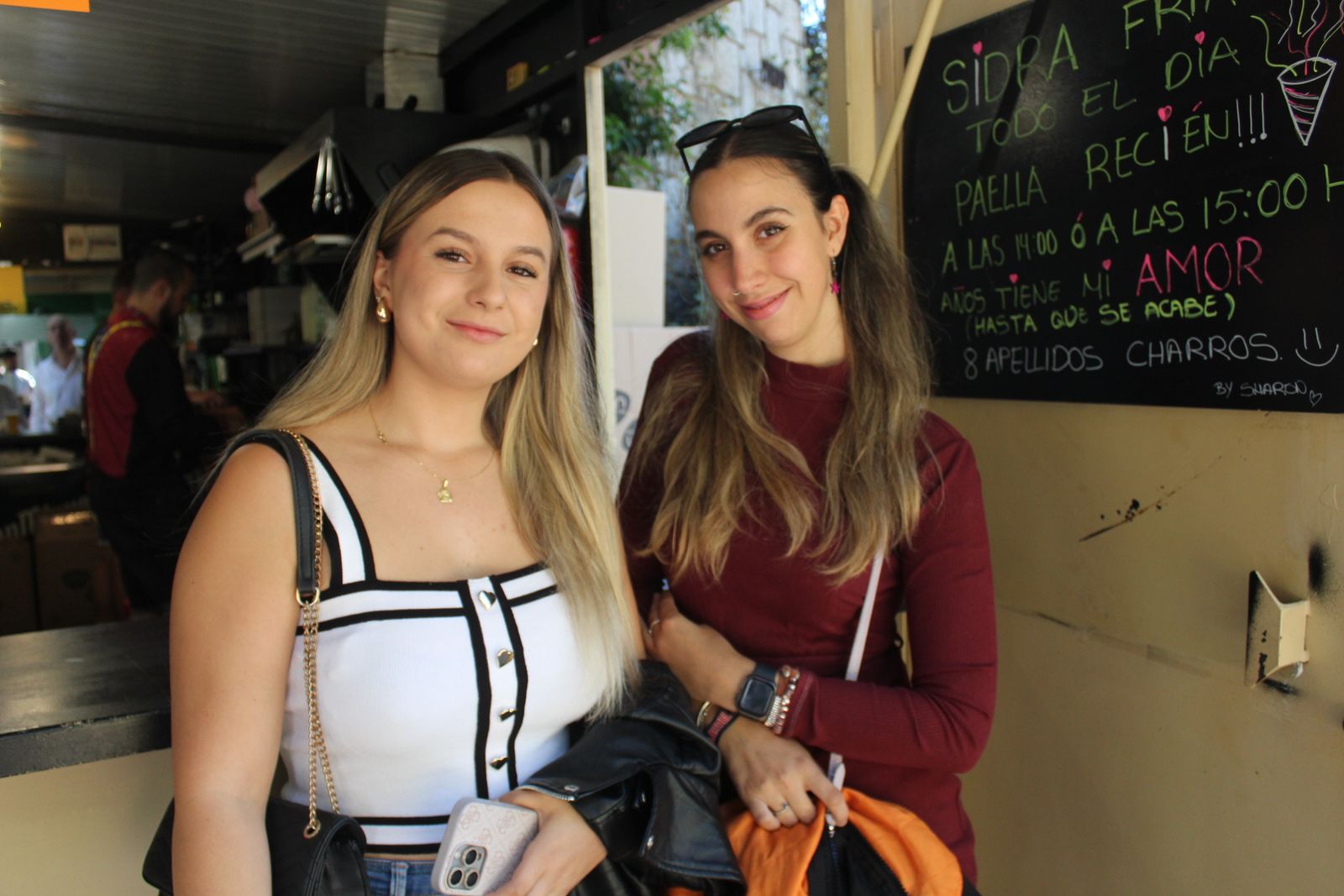 Ambiente en la Feria de Día en el mediodía de este jueves