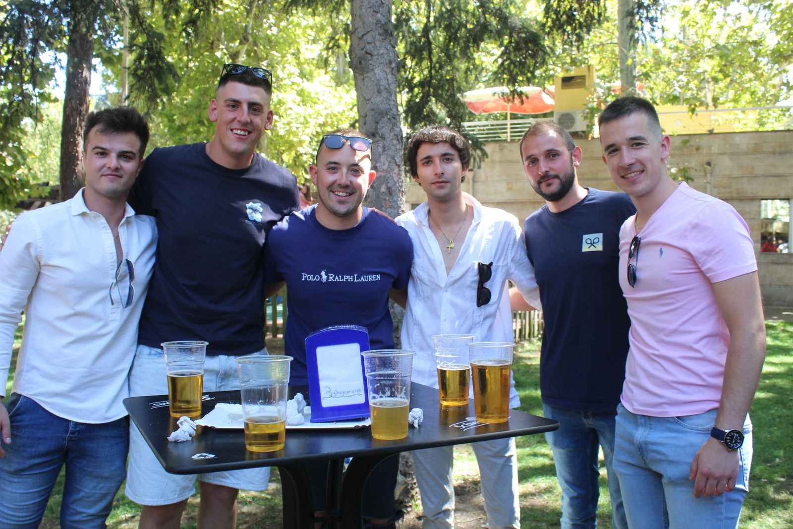 Ambiente en la Feria de Día en el mediodía de este domingo