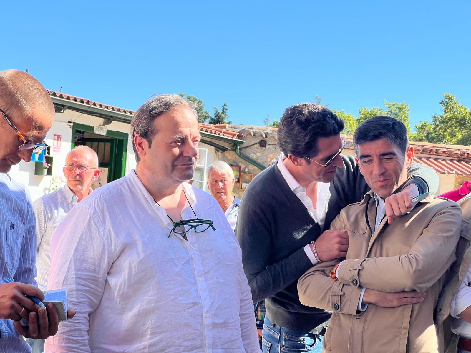 ambiente-durante-el-sorteo-de-los-toros-del-vellosino-en-la-glorieta-domingo-15-de-septiembre-de-2024-fotos-s24h-47