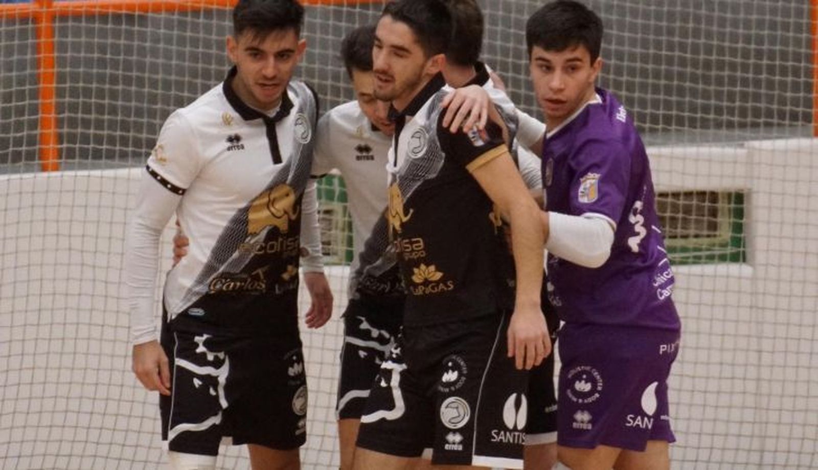 Los jugadores de Unionistas FS celebran un tanto | FOTO SALAMANCA24HORAS.COM