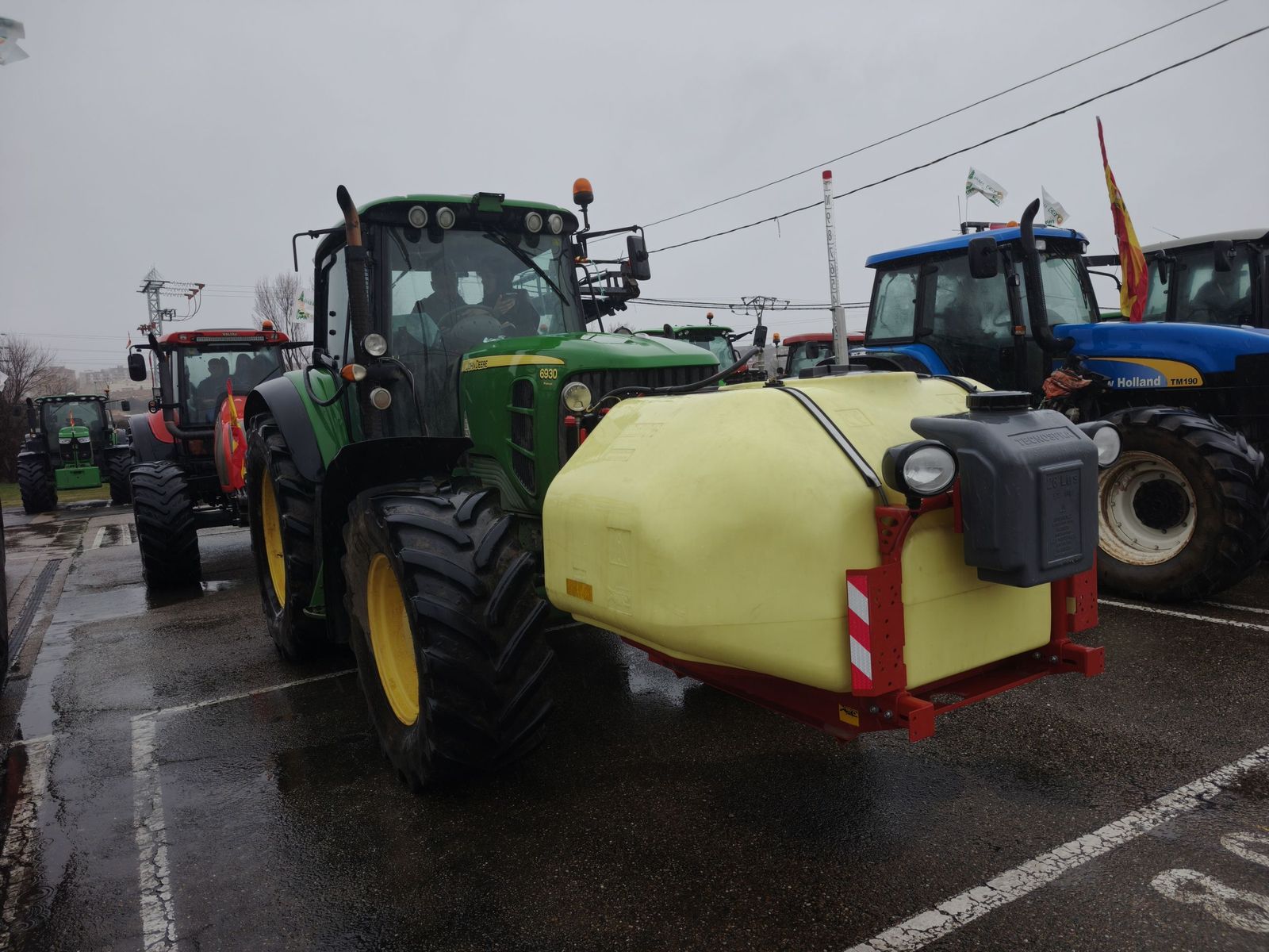 En imágenes la marcha con tractores y vehículos de campo en Salamanca en protesta contra Mercosur