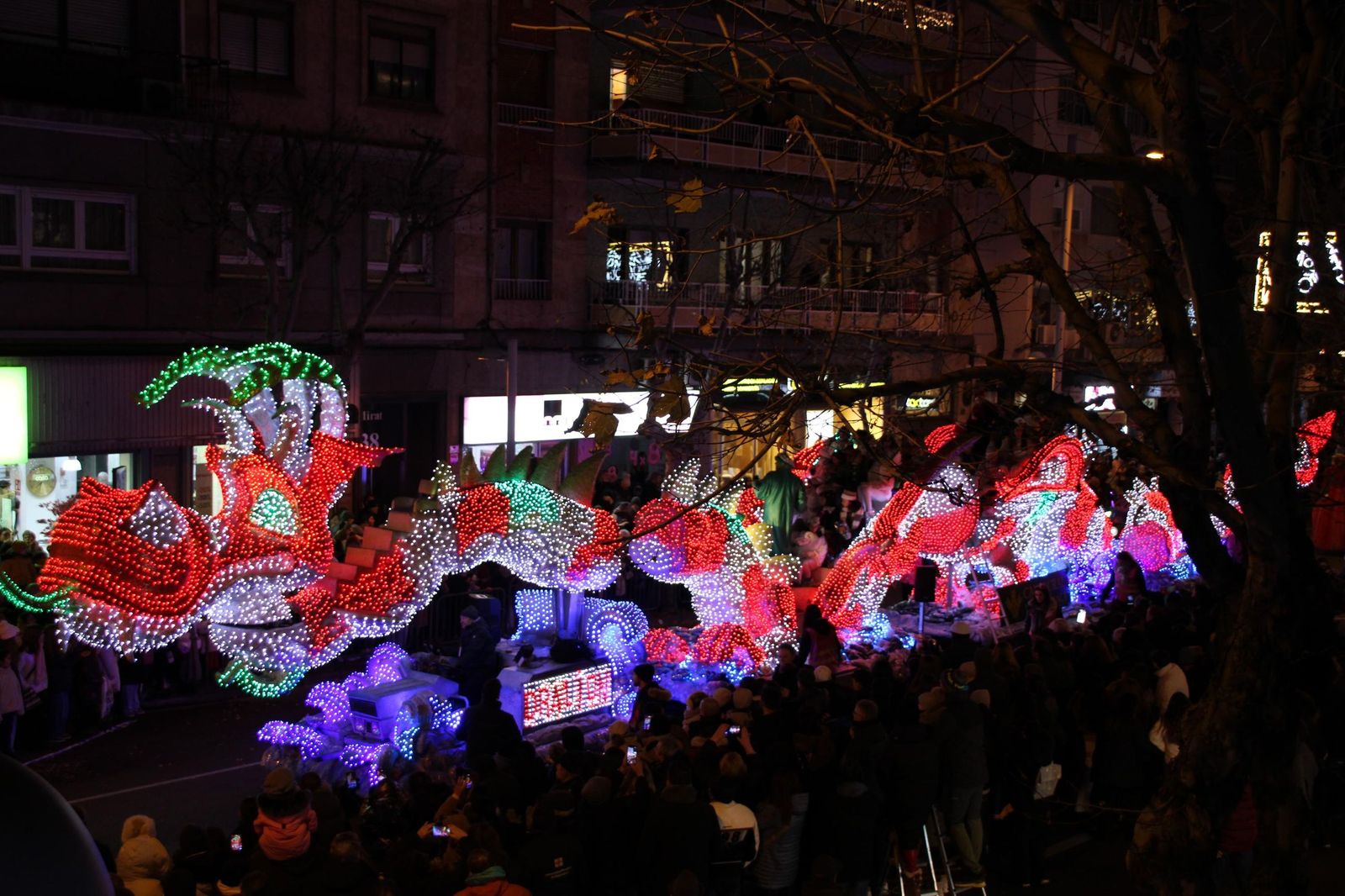 Los Reyes Magos recorren las calles de Salamanca en la Cabalgata 2026
