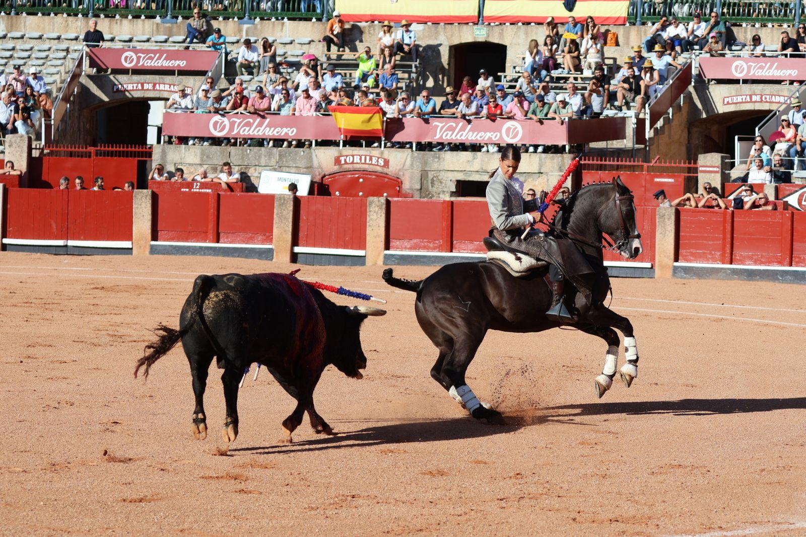 La Glorieta revive el aroma de la feria taurina con el primer festejo: Lea Vicens, Raquel Martín y Olga Casado