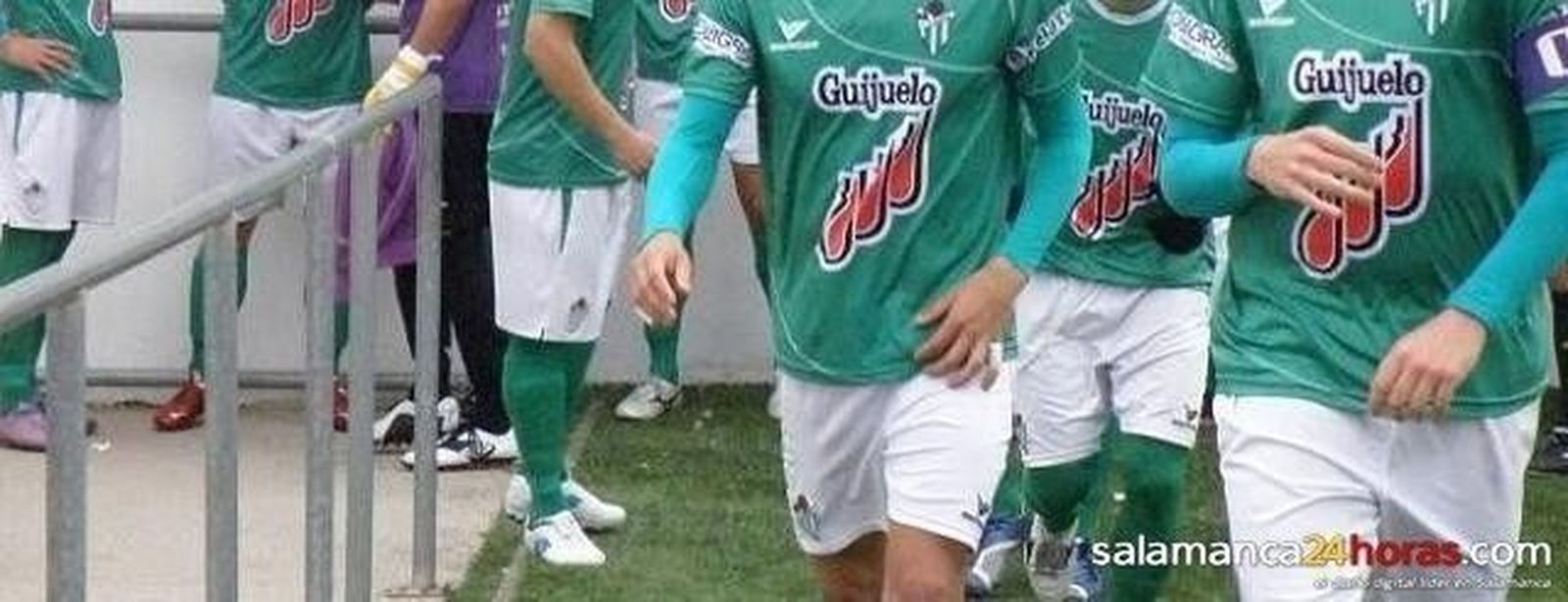 El Ayuntamiento presenta el aval para librar al Guijuelo del descenso a Tercera