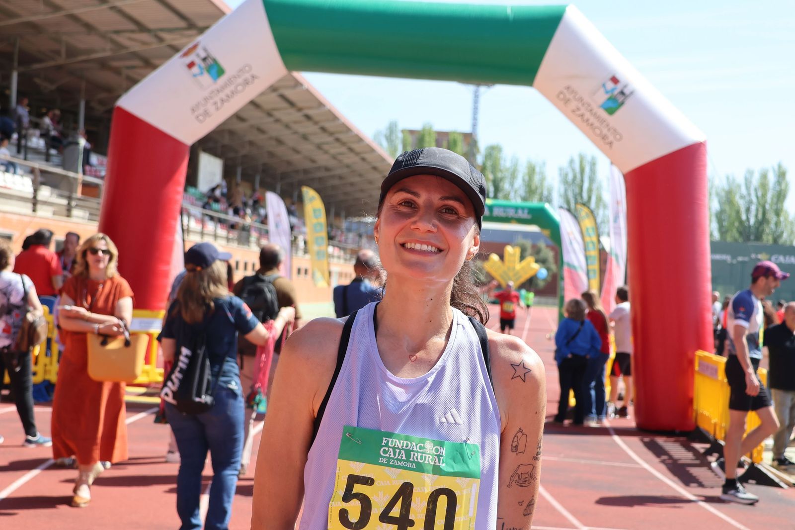 GALERÍA | Revive en imágenes la llegada a meta de los atletas en la Media Maratón de Zamora